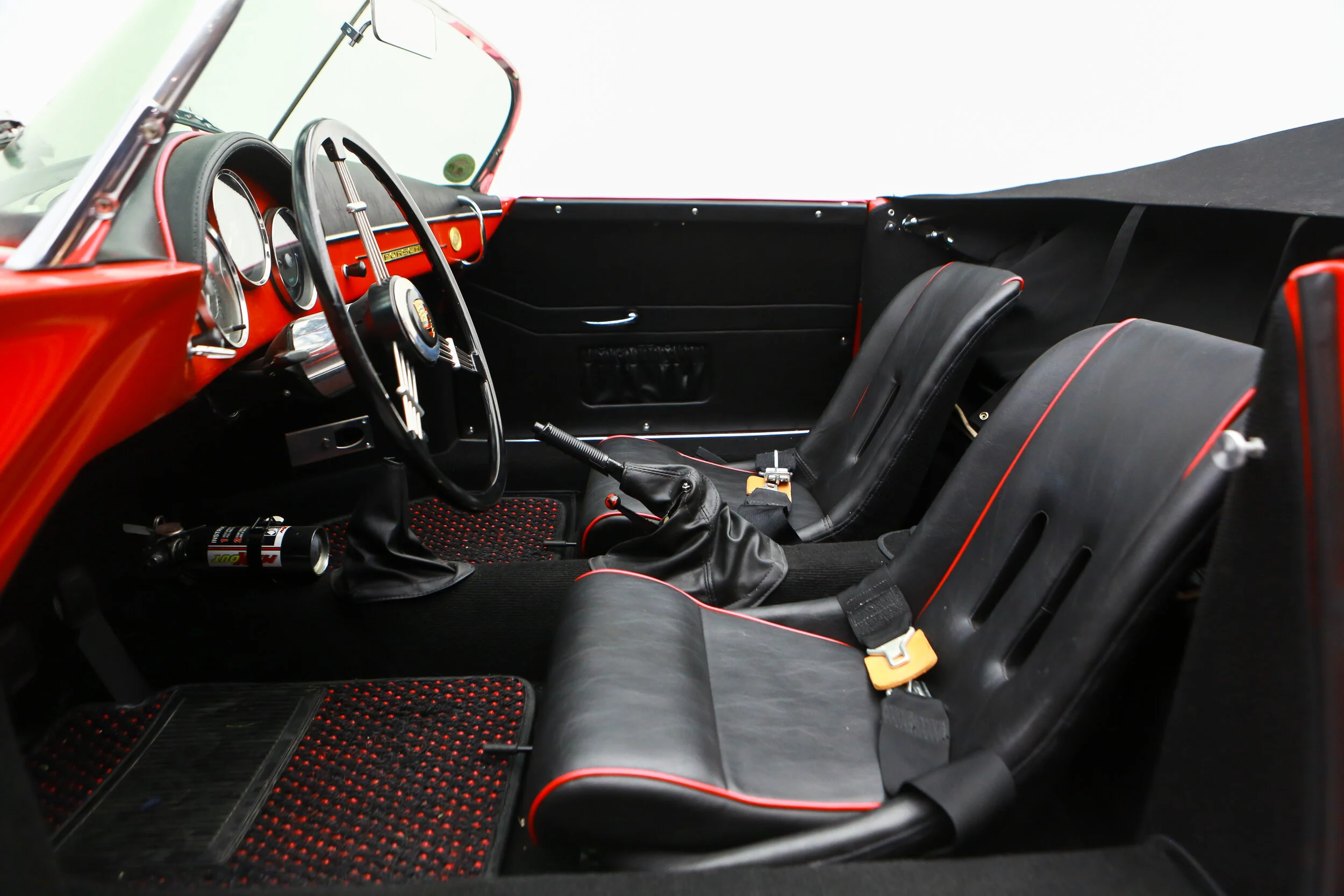 ROBERT_BASSAM_PORSCHE_356_SPEEDSTER_1957_RED (34).jpg