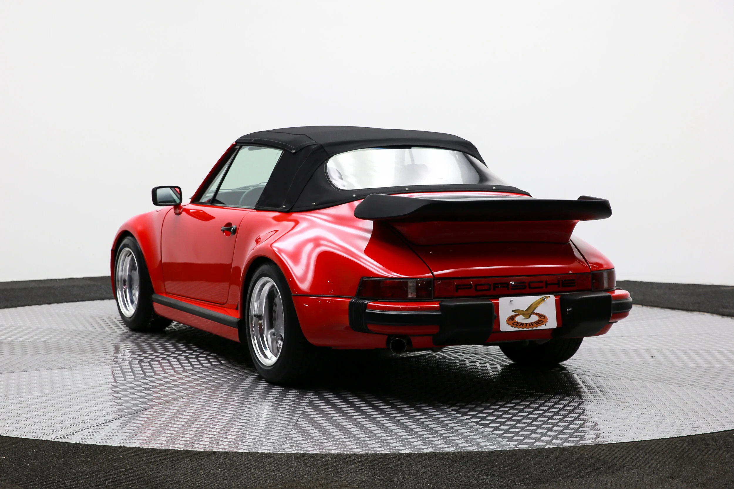 ROBERT_BASSAM_PORSCHE_911_SLANT_NOSE_1983_RED (3).jpg