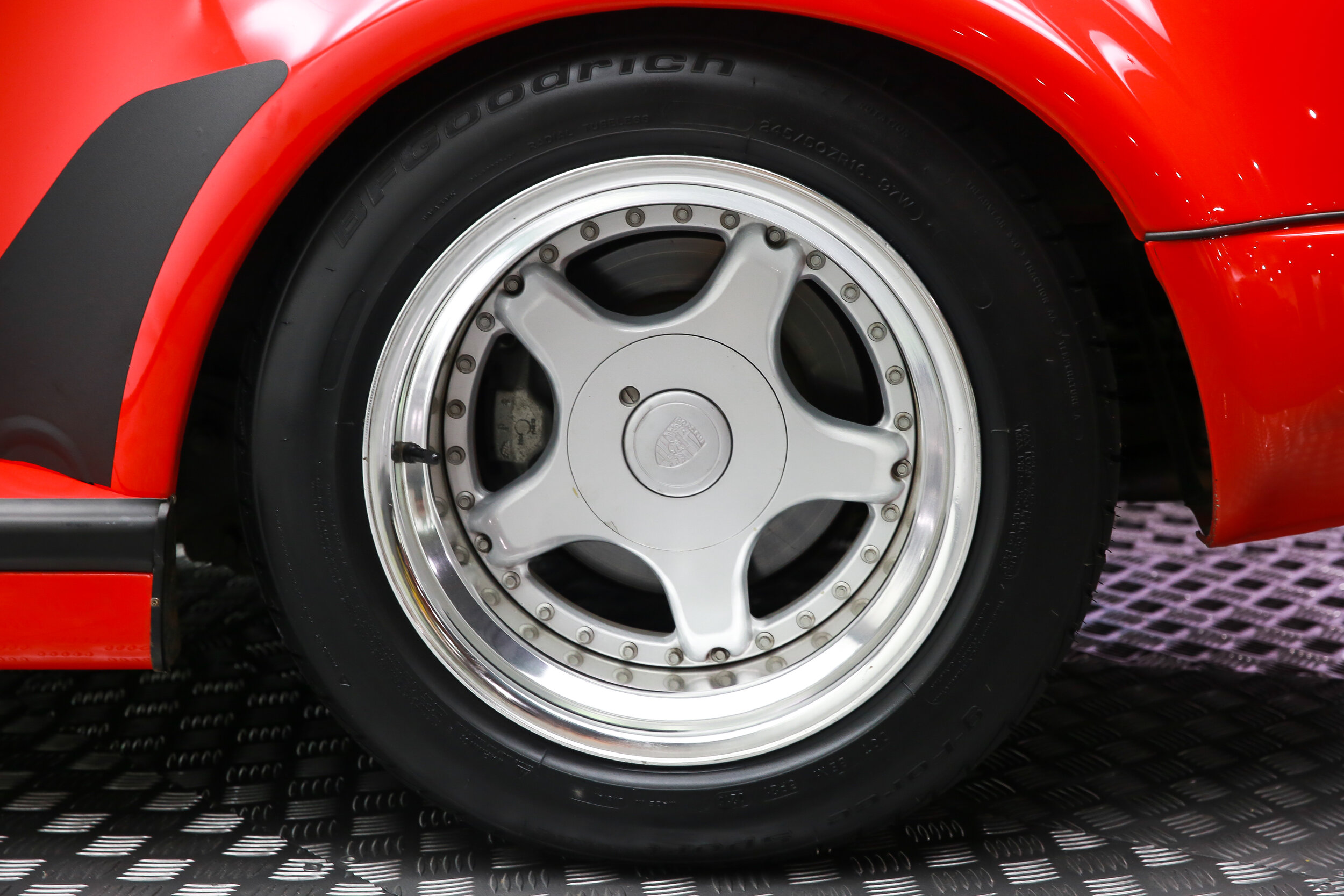 ROBERT_BASSAM_PORSCHE_911_SLANT_NOSE_1983_RED (5).jpg
