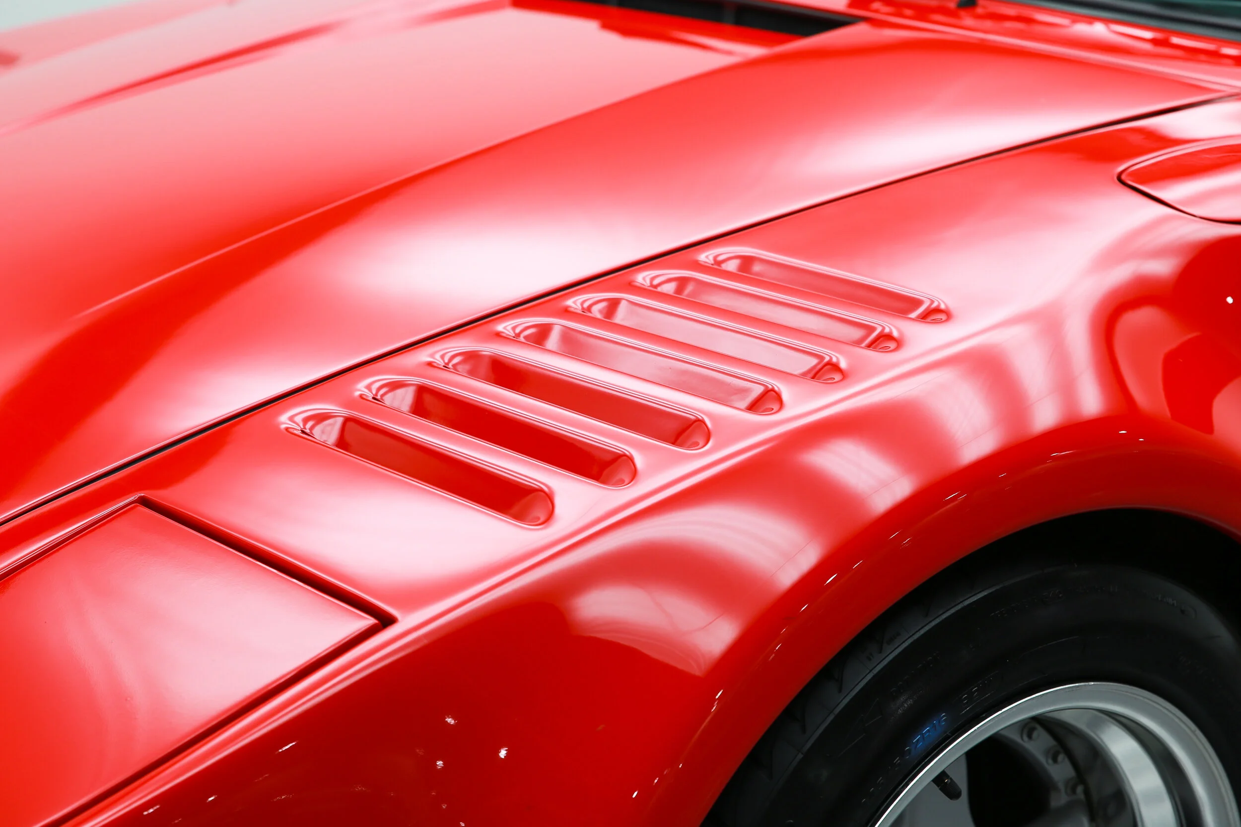 ROBERT_BASSAM_PORSCHE_911_SLANT_NOSE_1983_RED (16).jpg