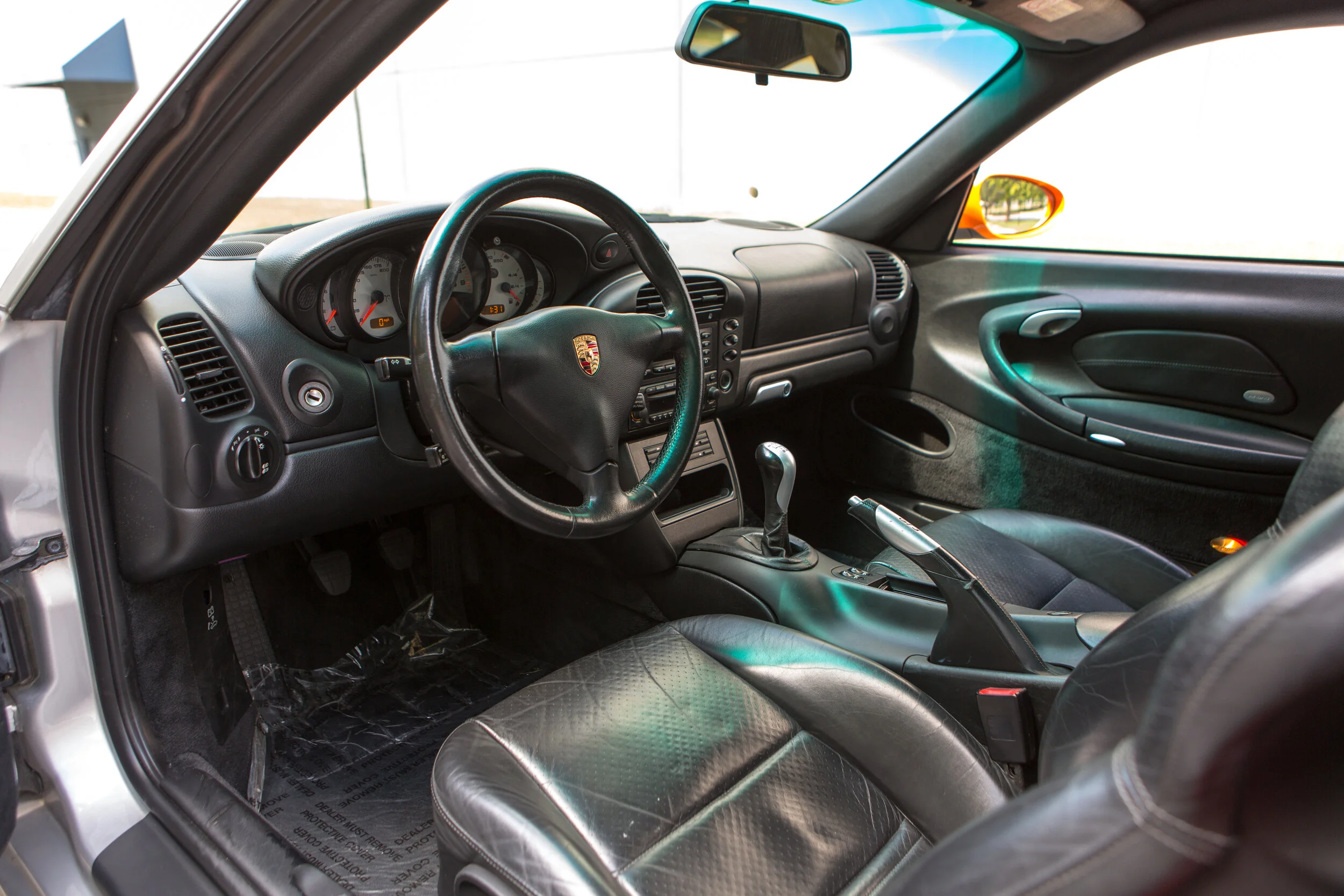 ROBERT_BASSAM_PORSCHE_GT3_2004_GREY_ORANGE (7).jpg