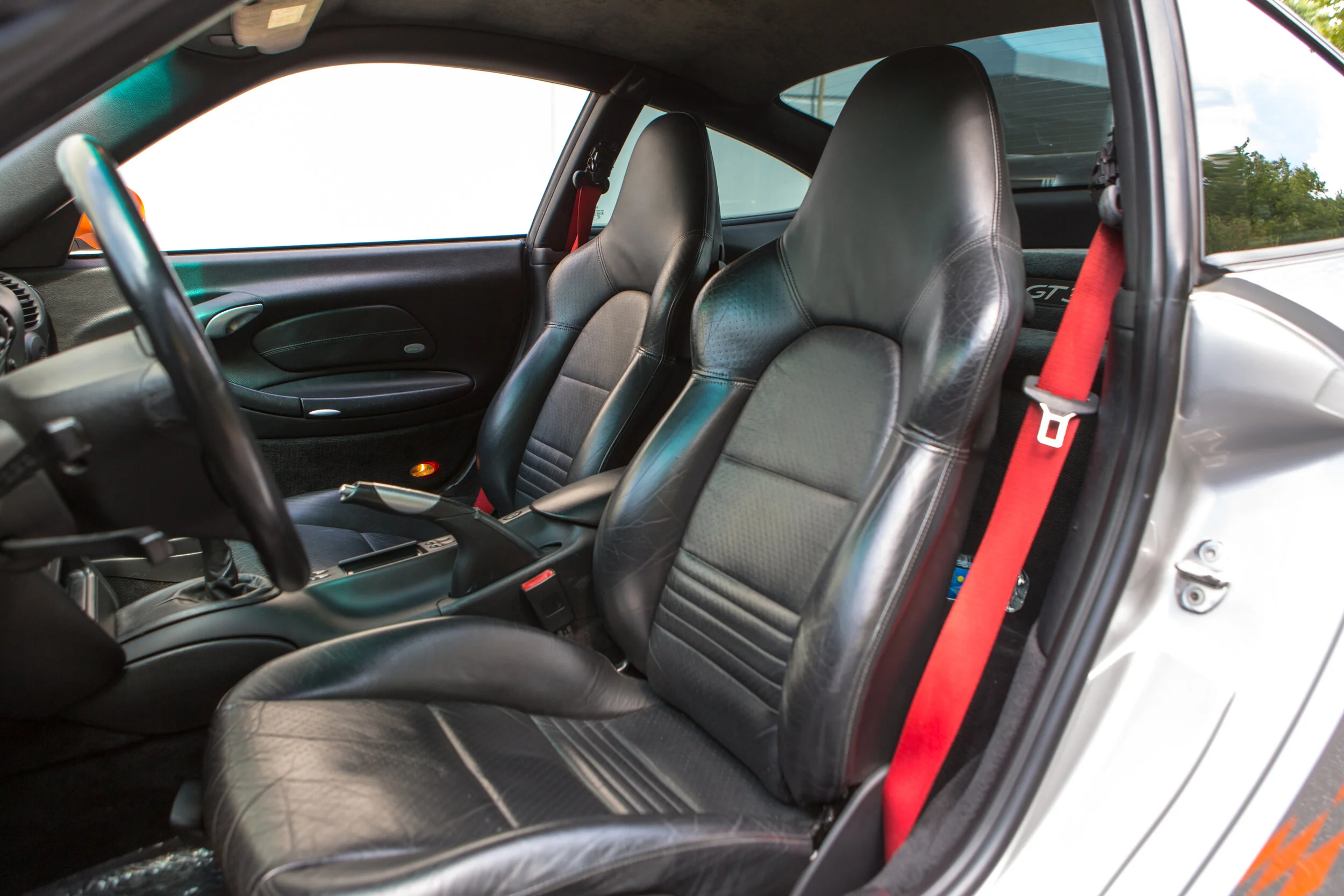 ROBERT_BASSAM_PORSCHE_GT3_2004_GREY_ORANGE (9).jpg