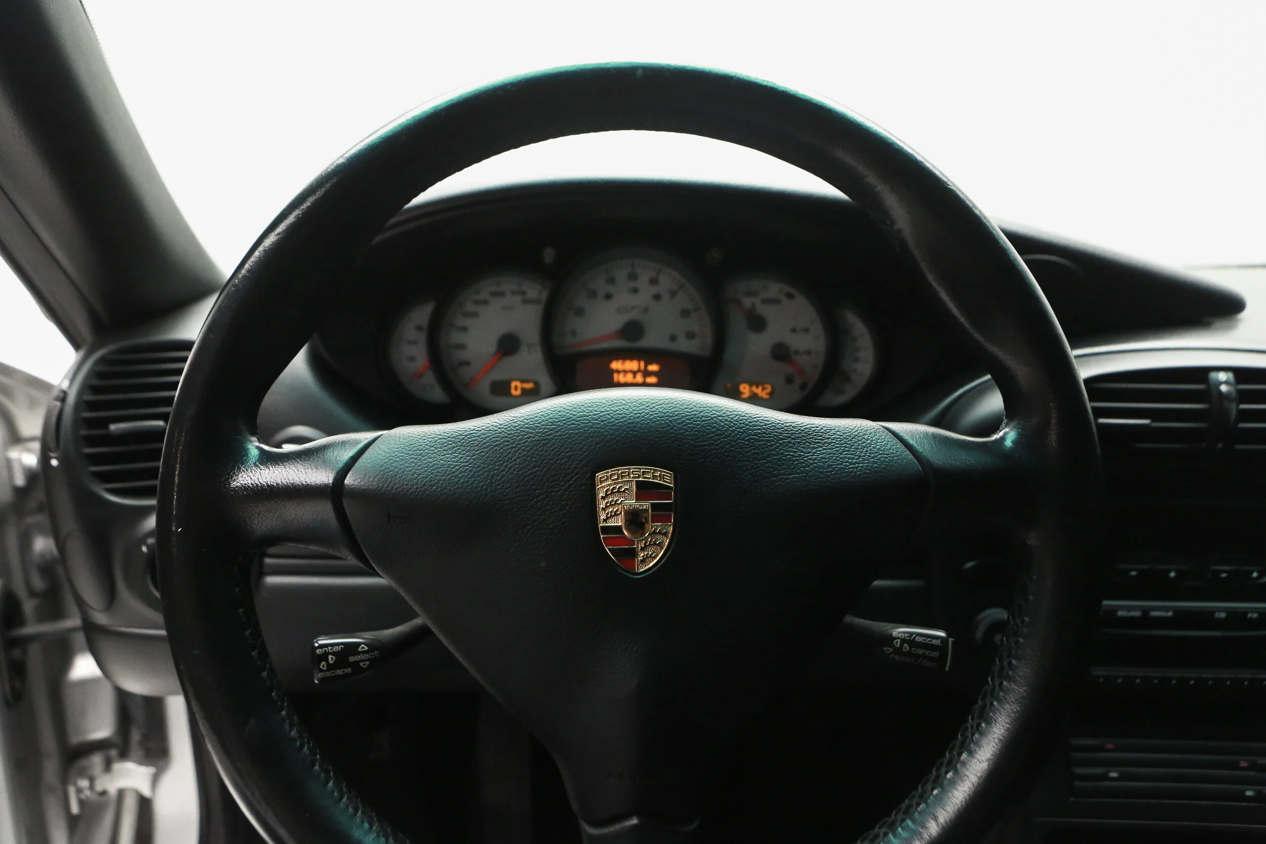 ROBERT_BASSAM_PORSCHE_GT3_2004_SILVER_ORANGE (107).jpg