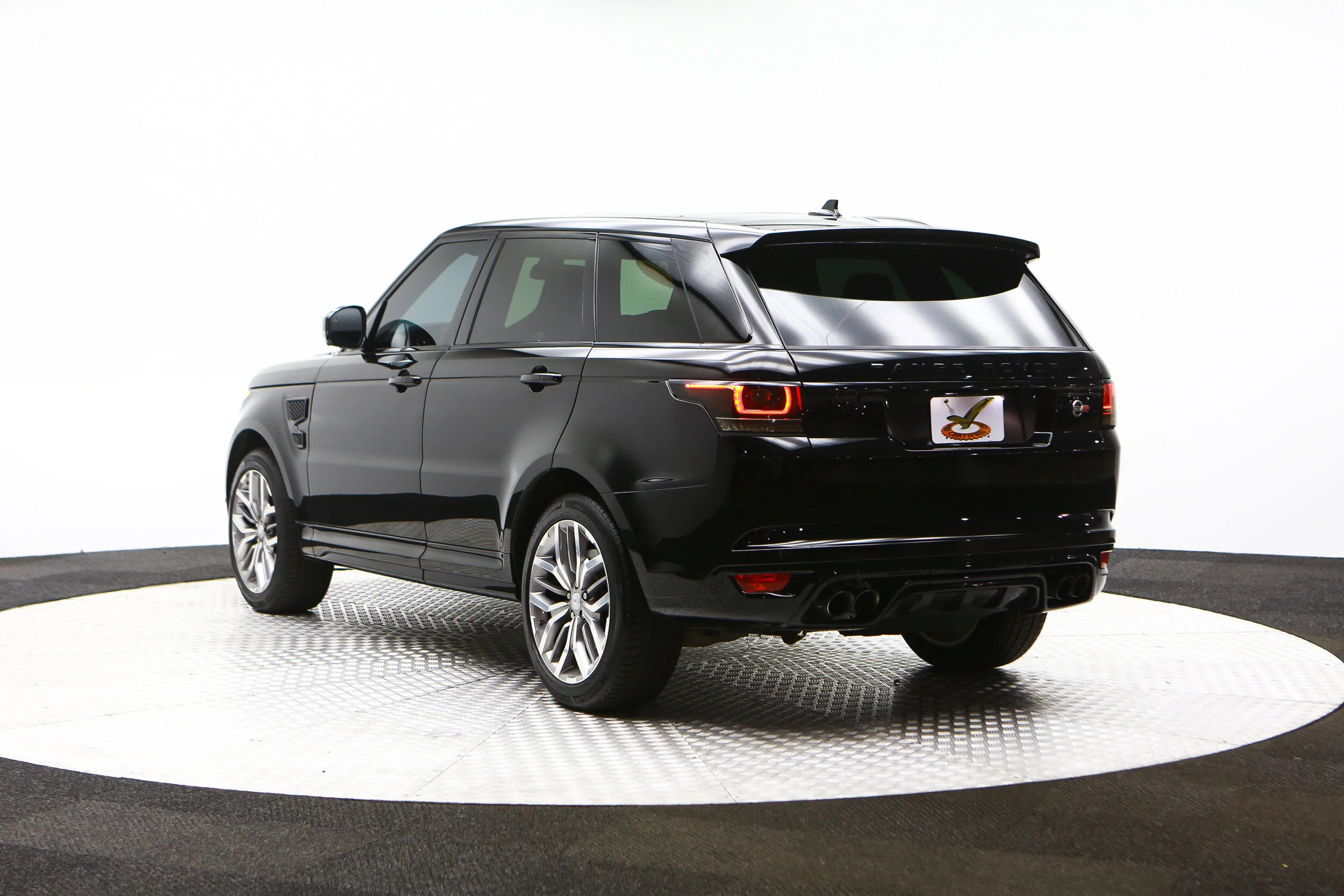 ROBERT_BASSAM_RANGE_ROVER_SVR_BLACK (3).jpg