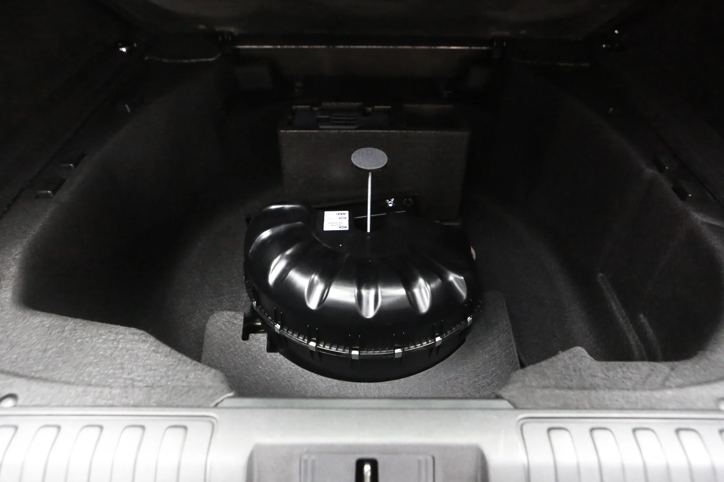 ROBERT_BASSAM_RANGE_ROVER_SVR_BLACK (32).jpg
