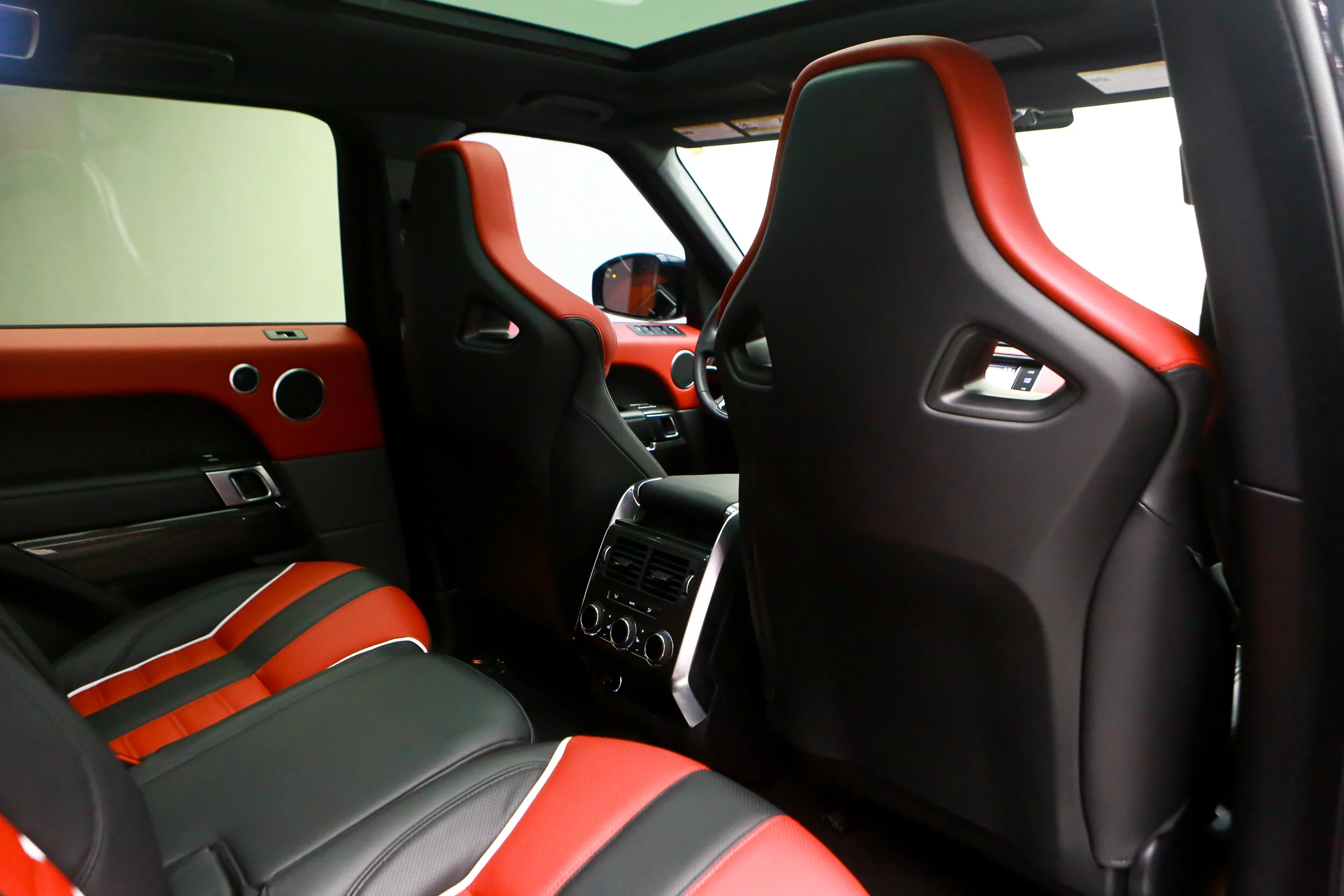 ROBERT_BASSAM_RANGE_ROVER_SVR_BLACK (35).jpg