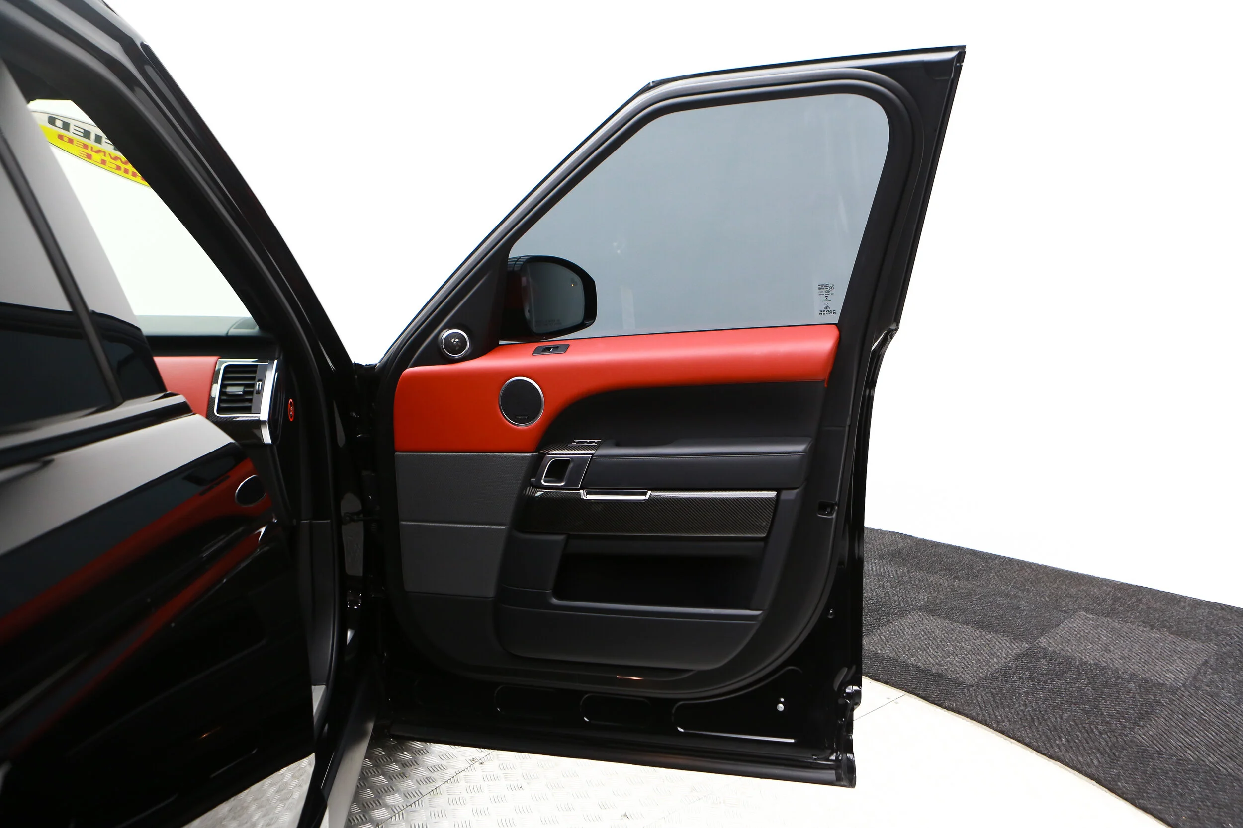 ROBERT_BASSAM_RANGE_ROVER_SVR_BLACK (37).jpg