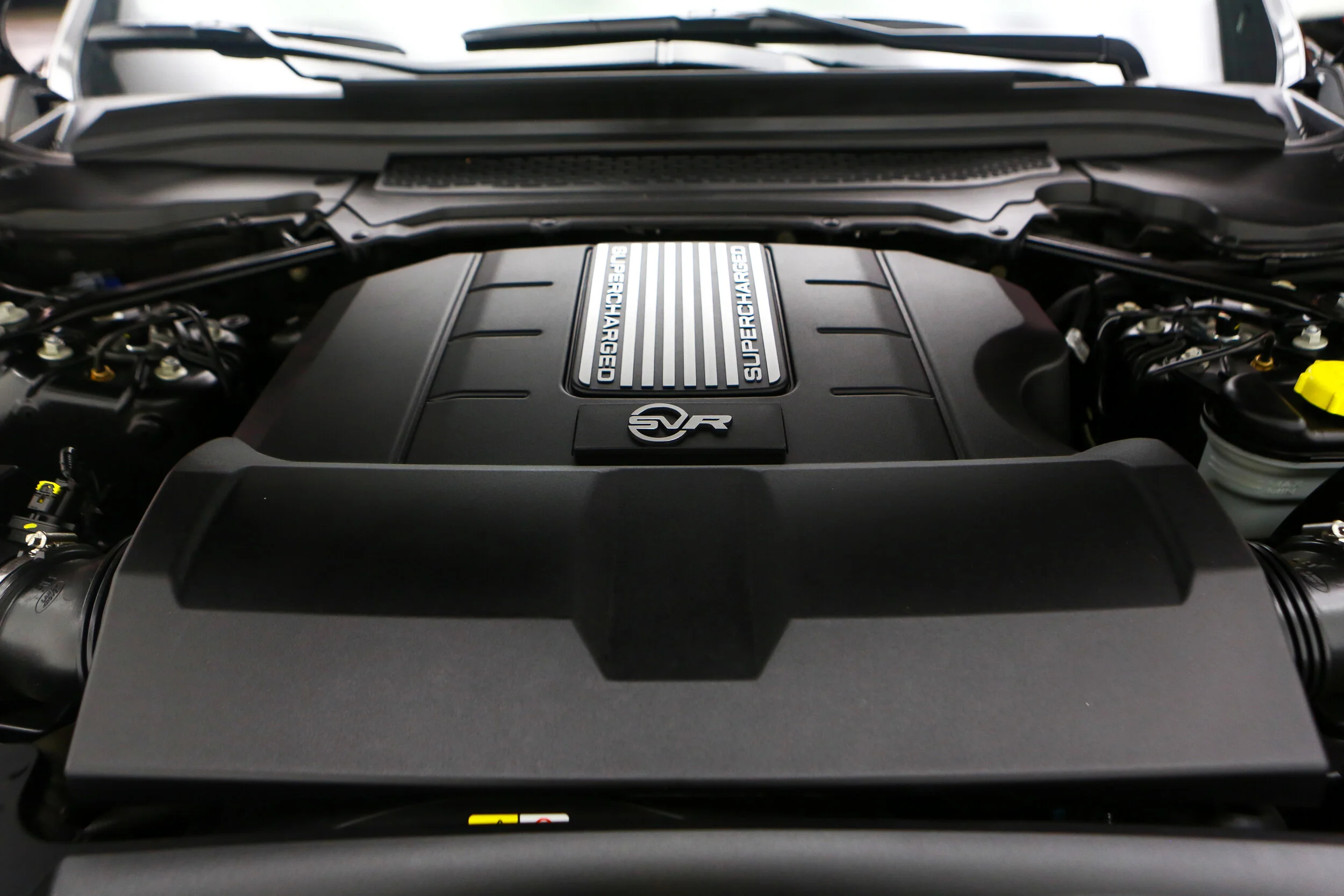 ROBERT_BASSAM_RANGE_ROVER_SVR_BLACK (40).jpg
