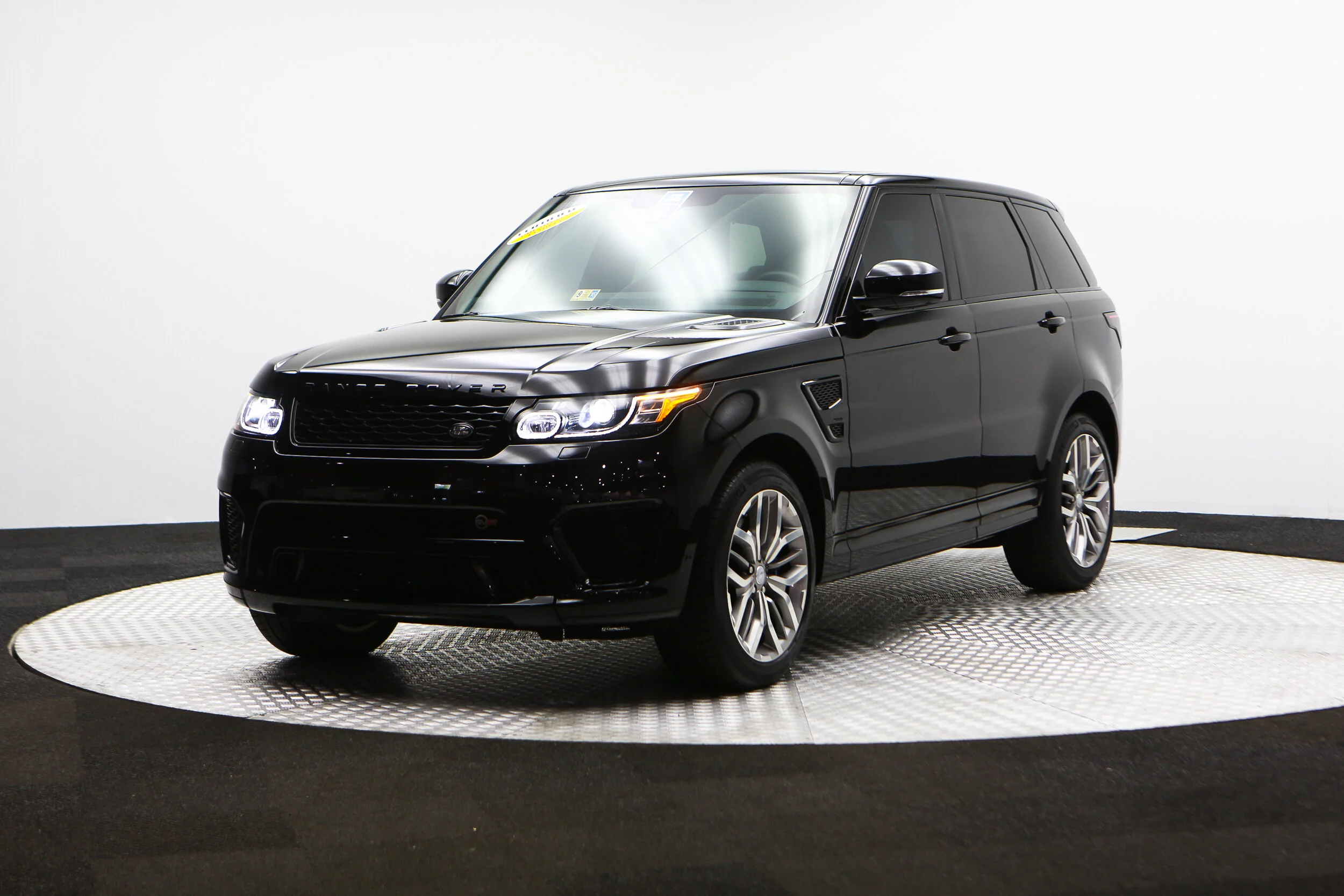 ROBERT_BASSAM_RANGE_ROVER_SVR_BLACK (47).jpg