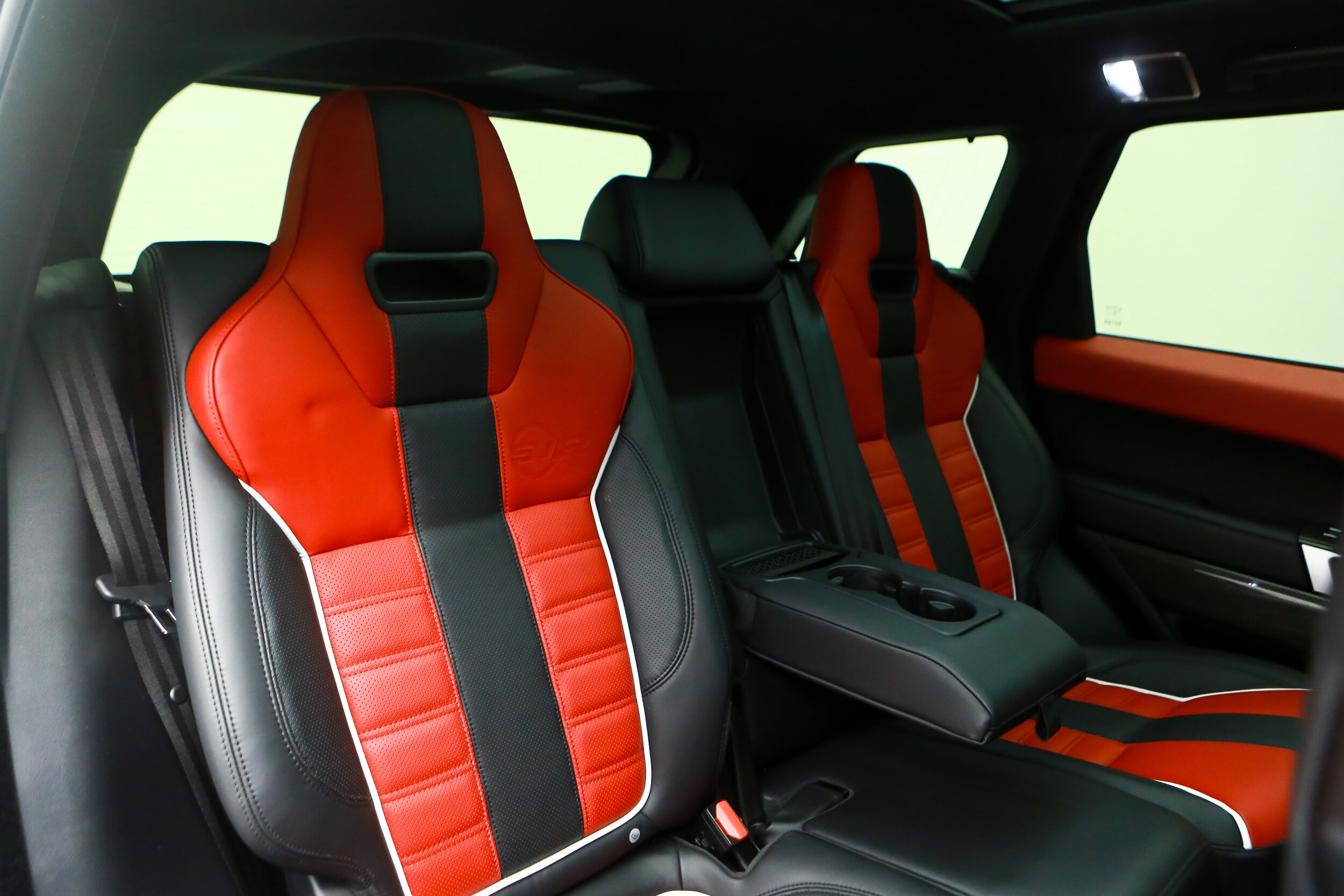ROBERT_BASSAM_RANGE_ROVER_SVR_BLACK (51).jpg