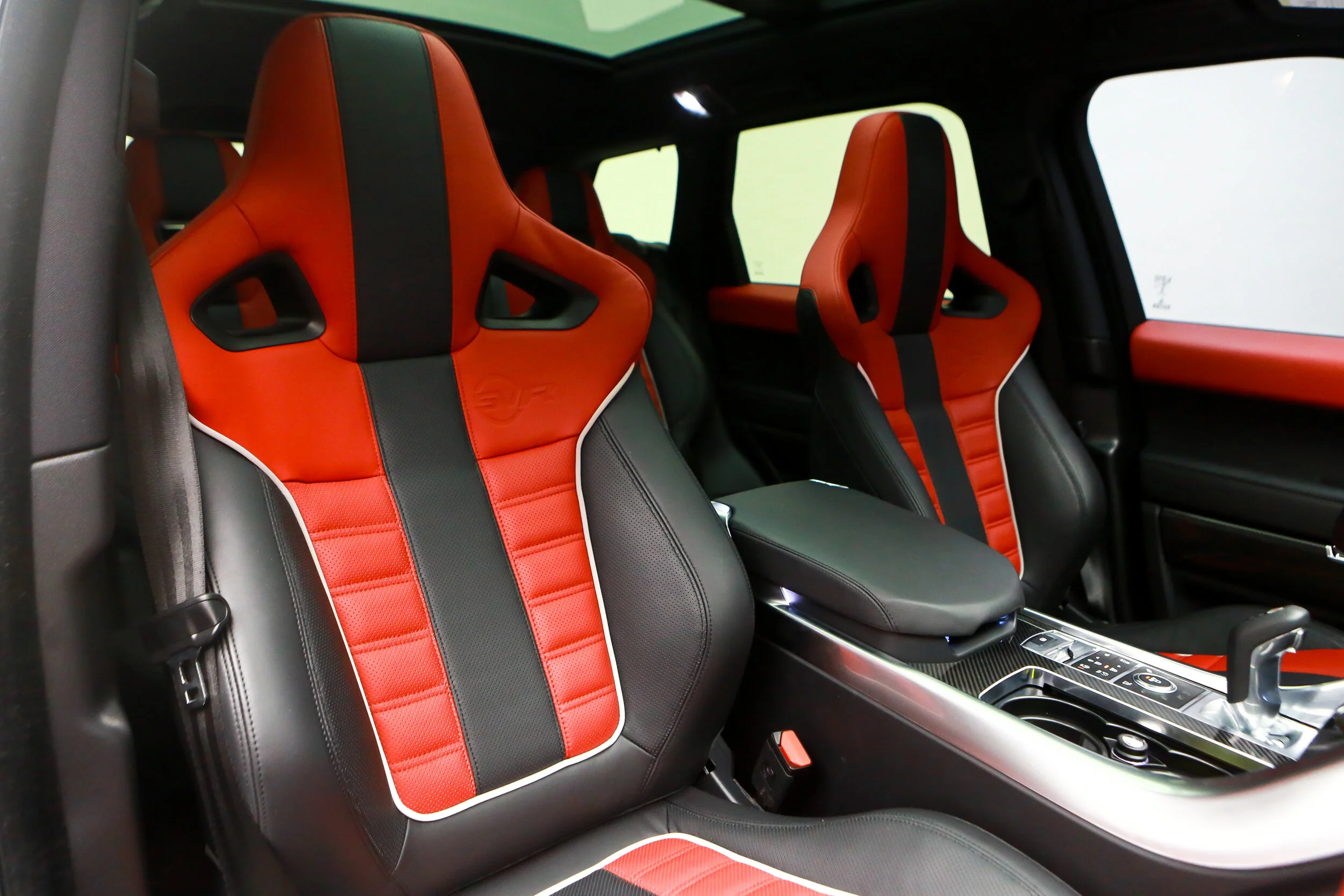 ROBERT_BASSAM_RANGE_ROVER_SVR_BLACK (50).jpg