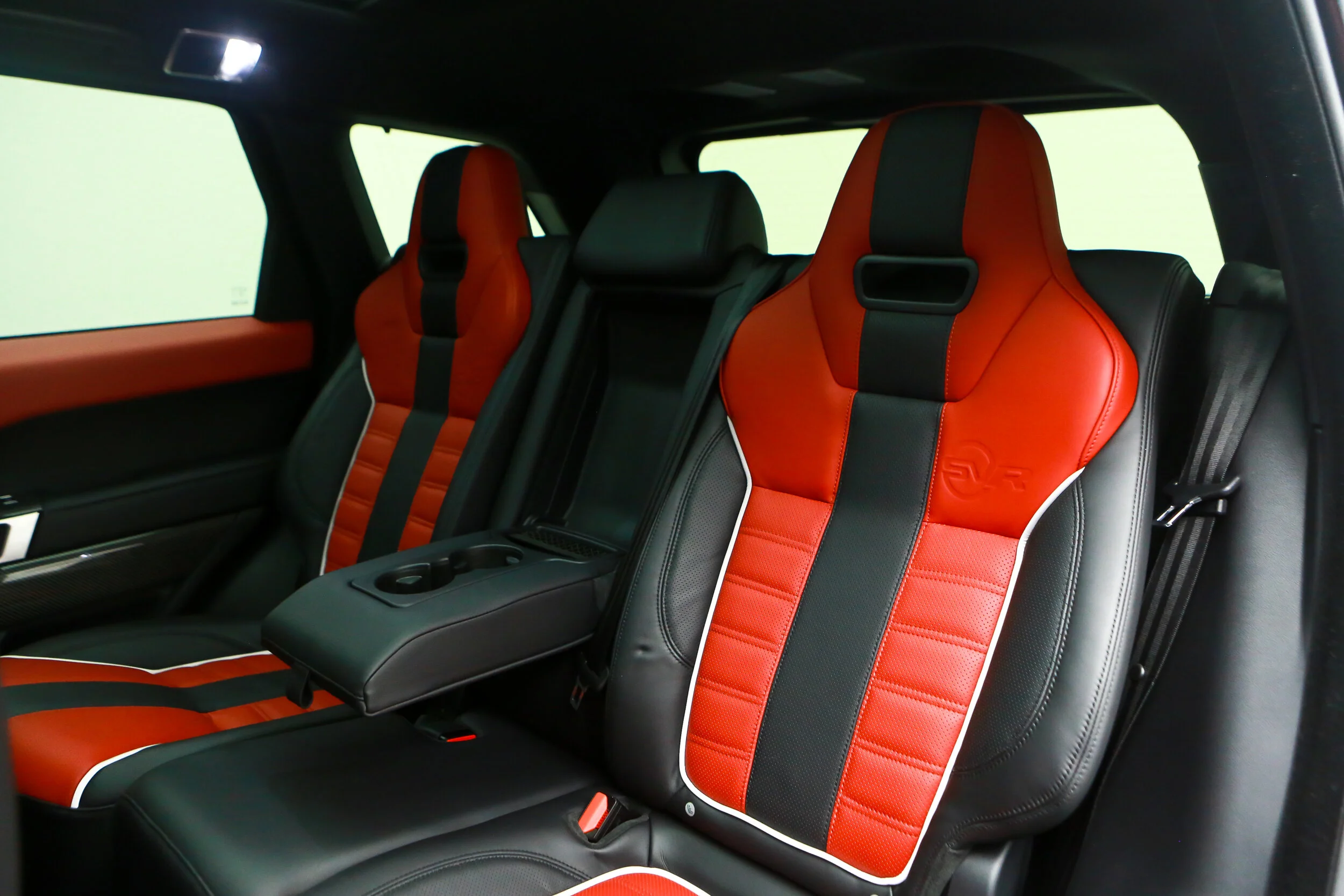 ROBERT_BASSAM_RANGE_ROVER_SVR_BLACK (52).jpg