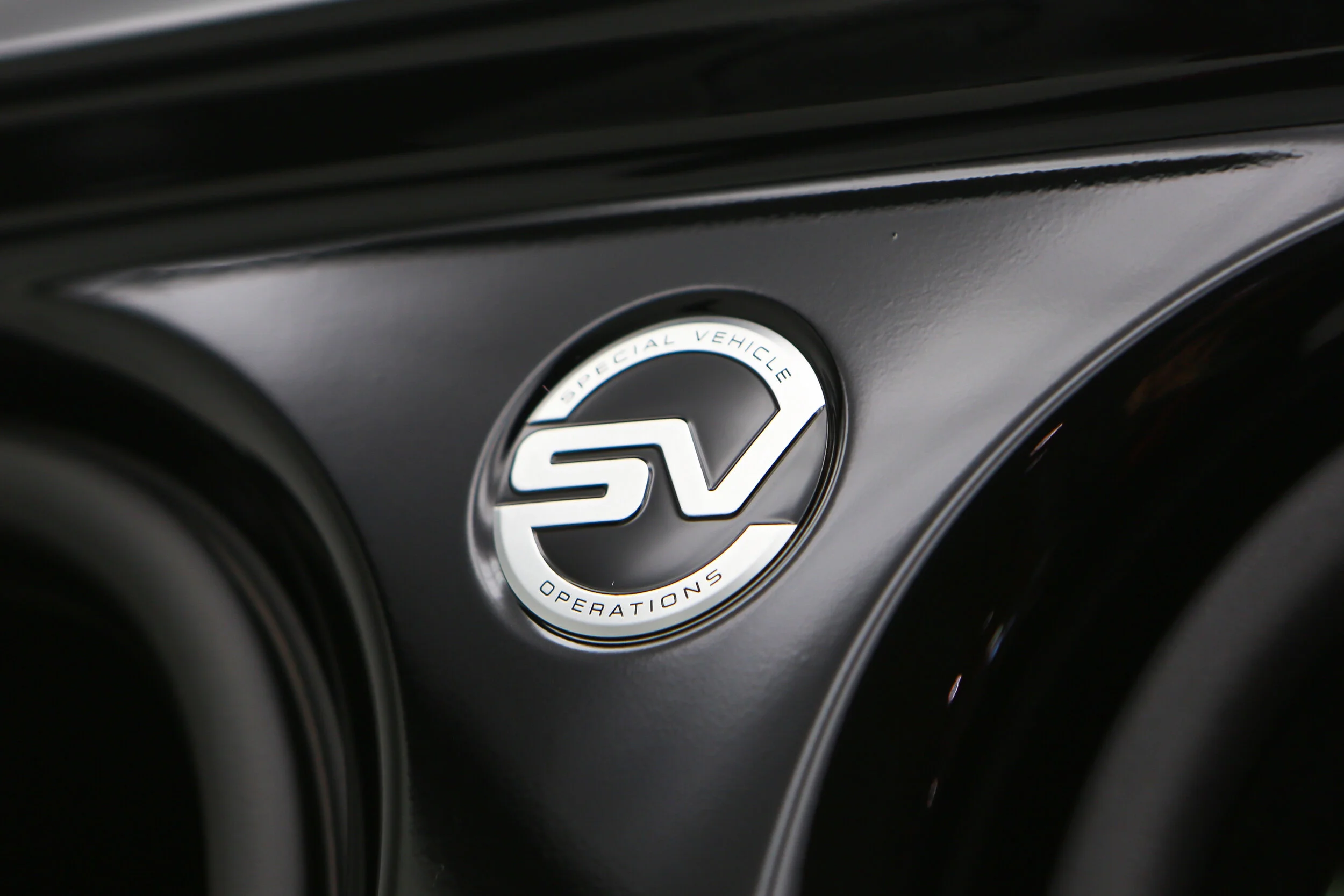 ROBERT_BASSAM_RANGE_ROVER_SVR_BLACK (59).jpg