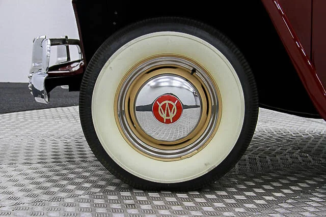 ROBERT_BASSAM_WILLYS_JEEPSTER_1949_RED (34).jpg