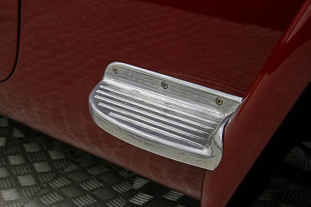 ROBERT_BASSAM_WILLYS_JEEPSTER_1949_RED (35).jpg