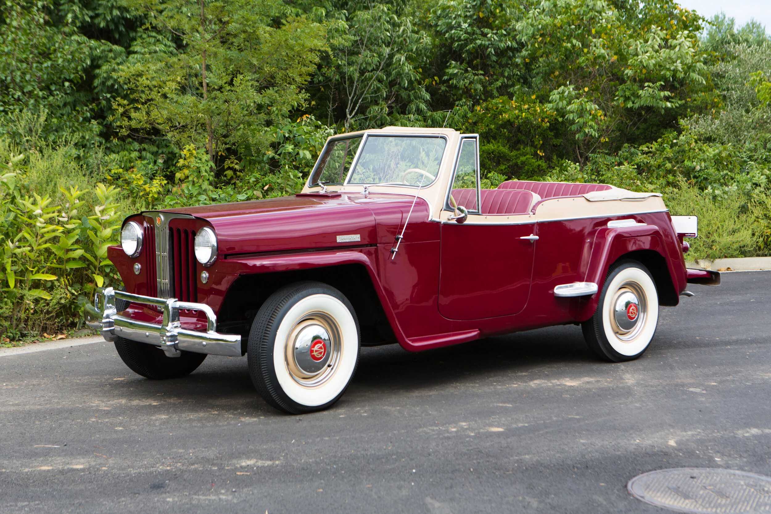 ROBERT_BASSAM_WILLYS_JEEPSTER_1949_RED (8).jpg