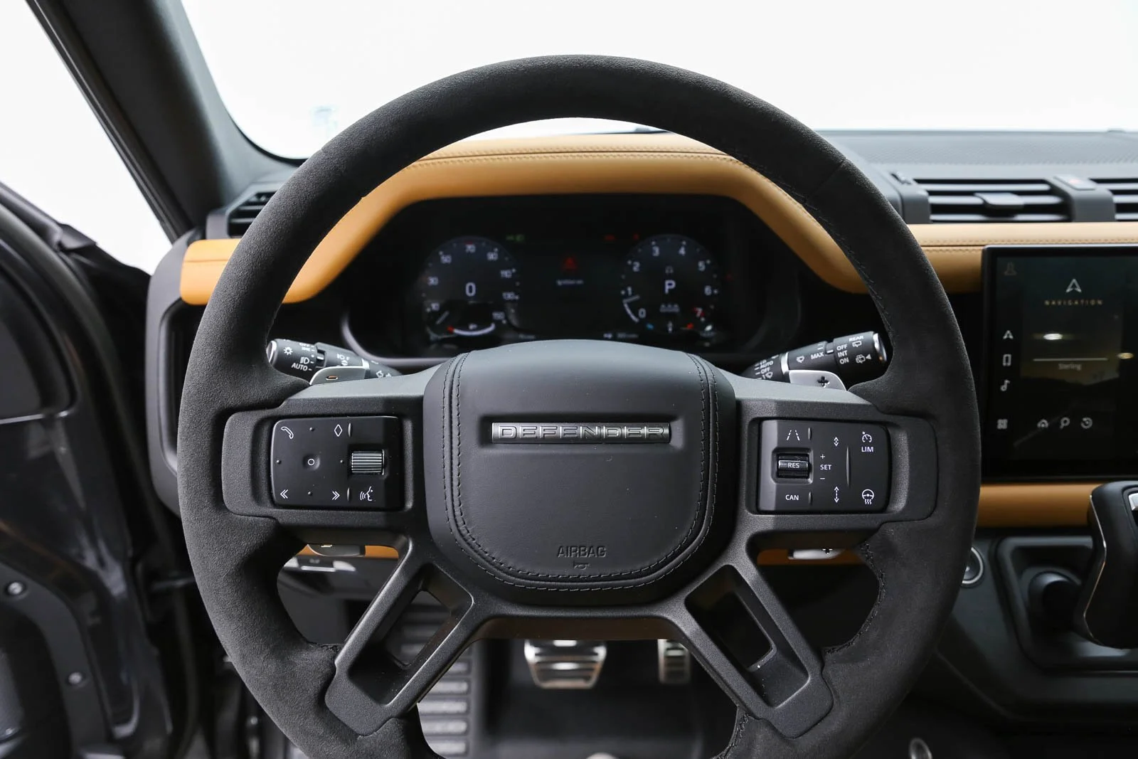 DEFENDER (13).jpg