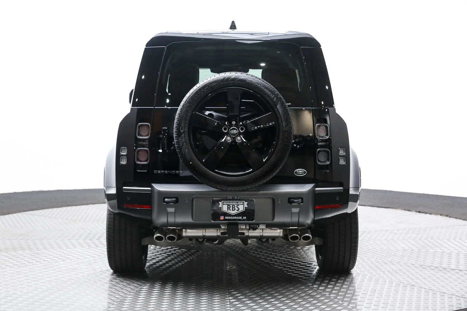 DEFENDER (2).jpg