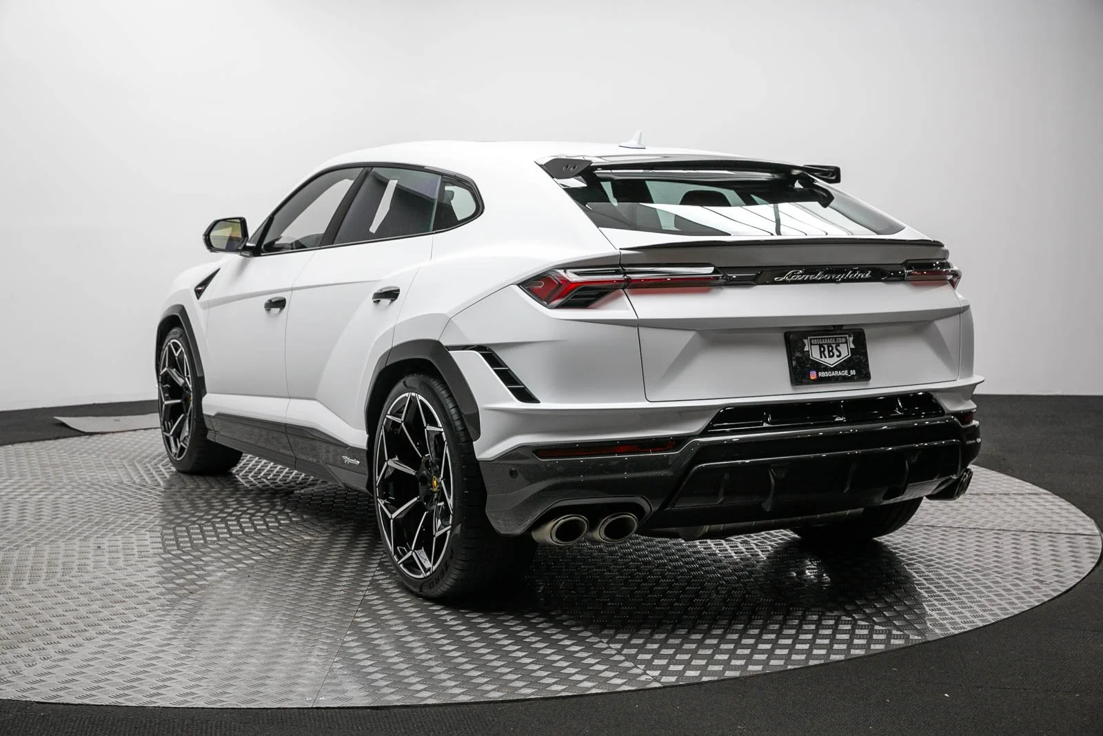 URUS PERFOMANTE (3).jpg