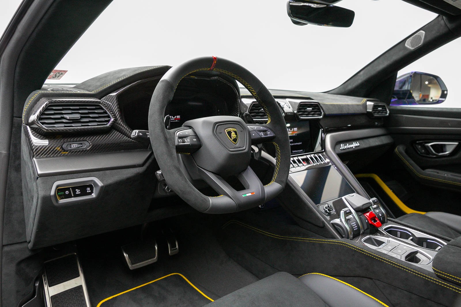 URUS PERFOMANTE (12).jpg