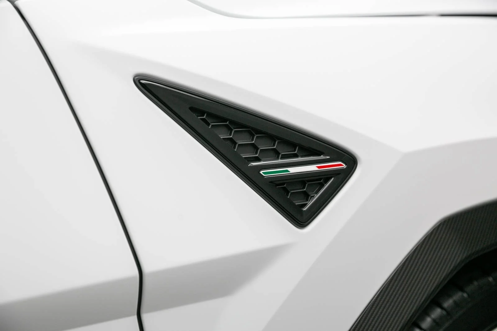 URUS PERFOMANTE (39).jpg