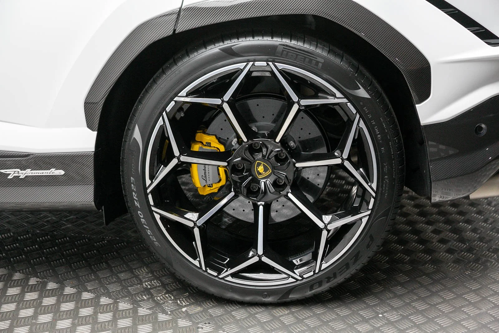 URUS PERFOMANTE (43).jpg