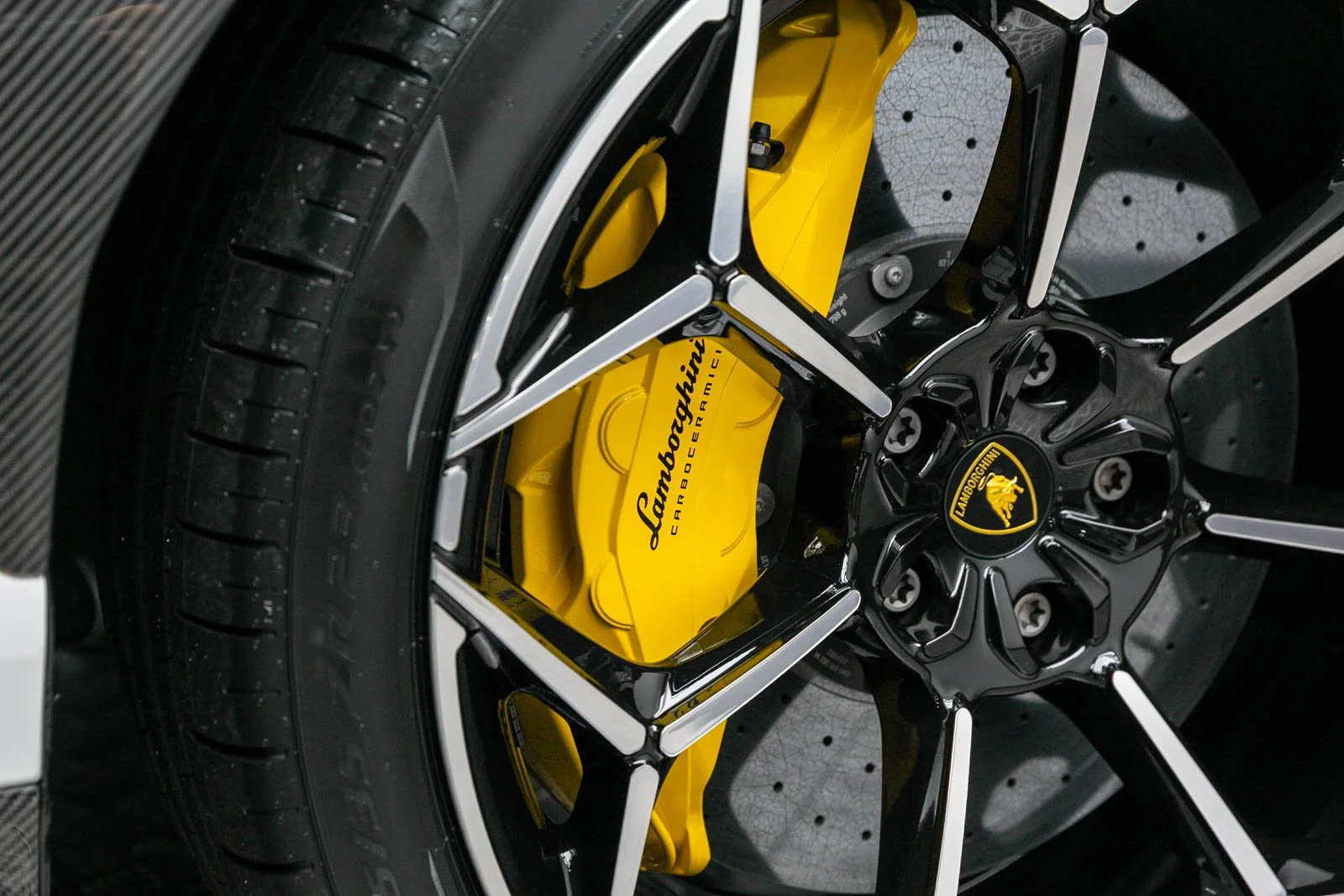 URUS PERFOMANTE (46).jpg