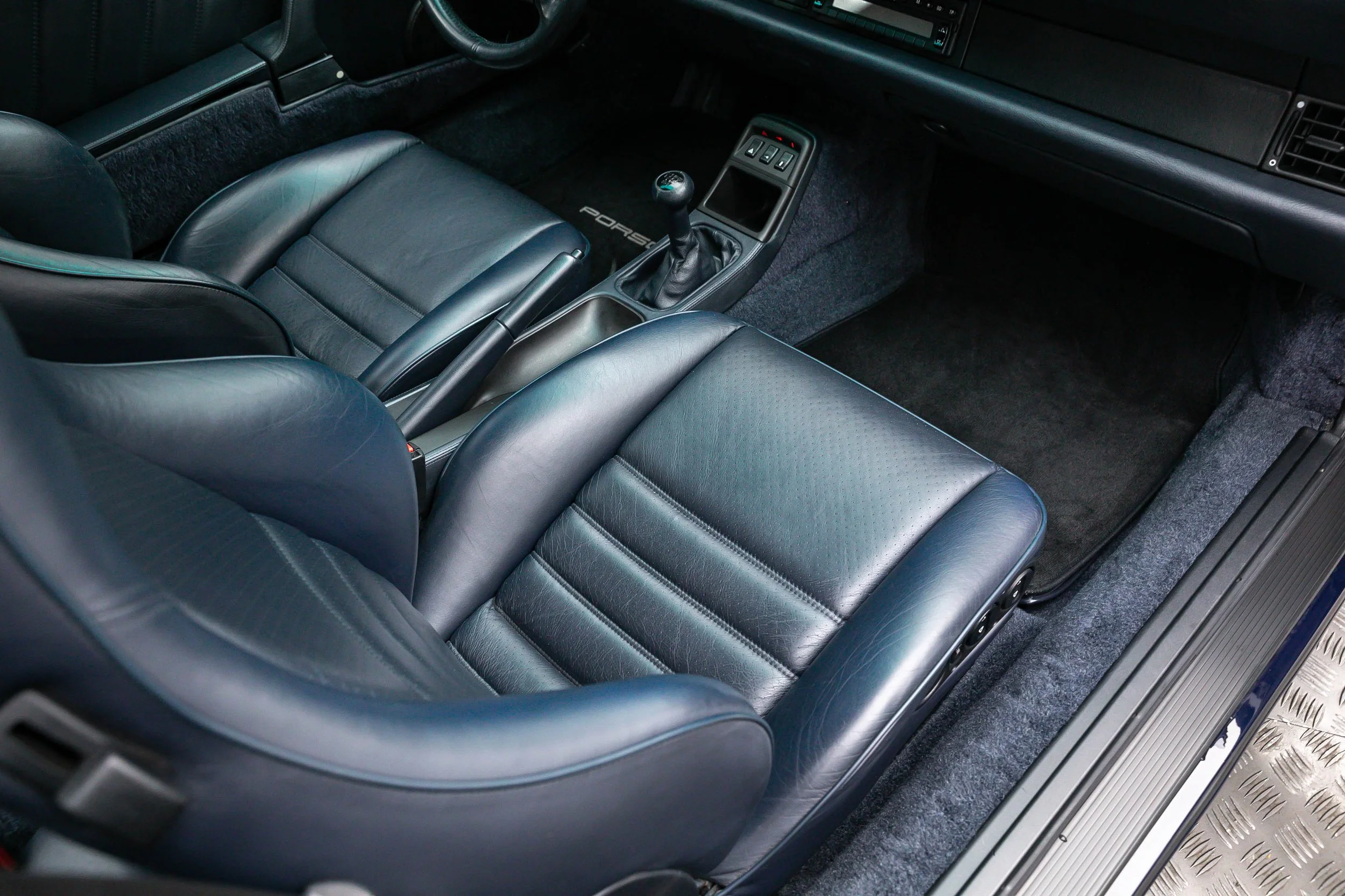 92 964 TURBO (44).jpg