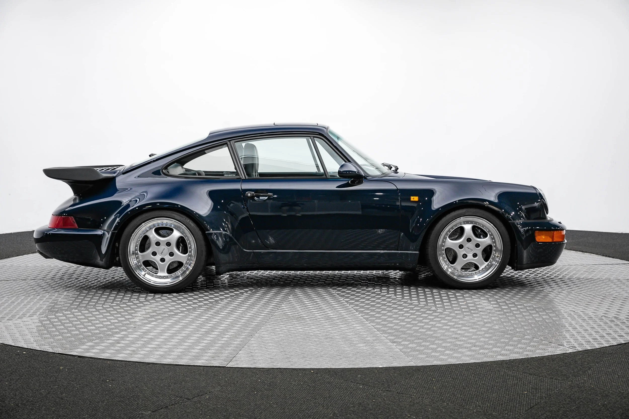 92 964 TURBO (76).jpg