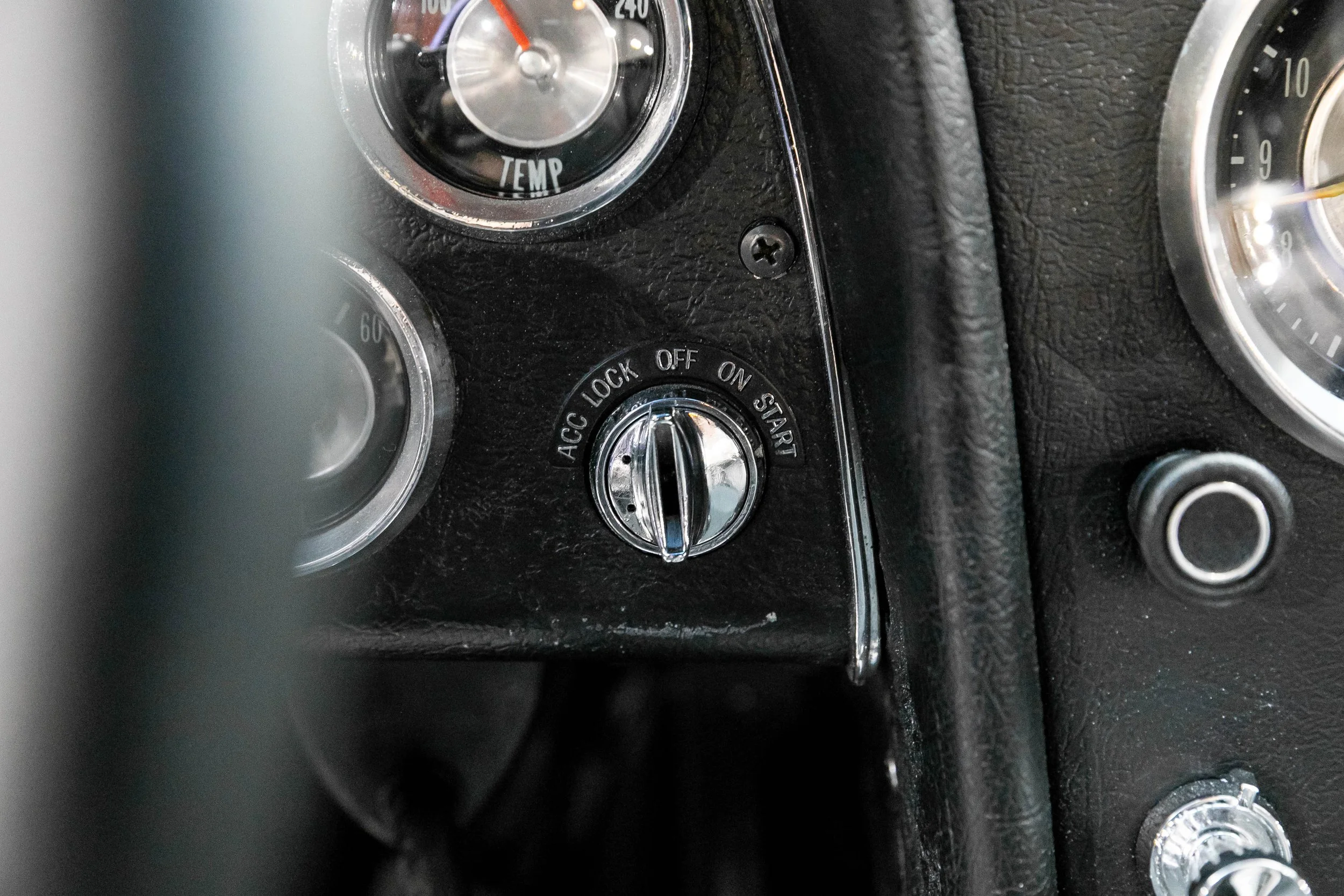 RBS 1963 CORVETTE STINGRAY (17).jpg