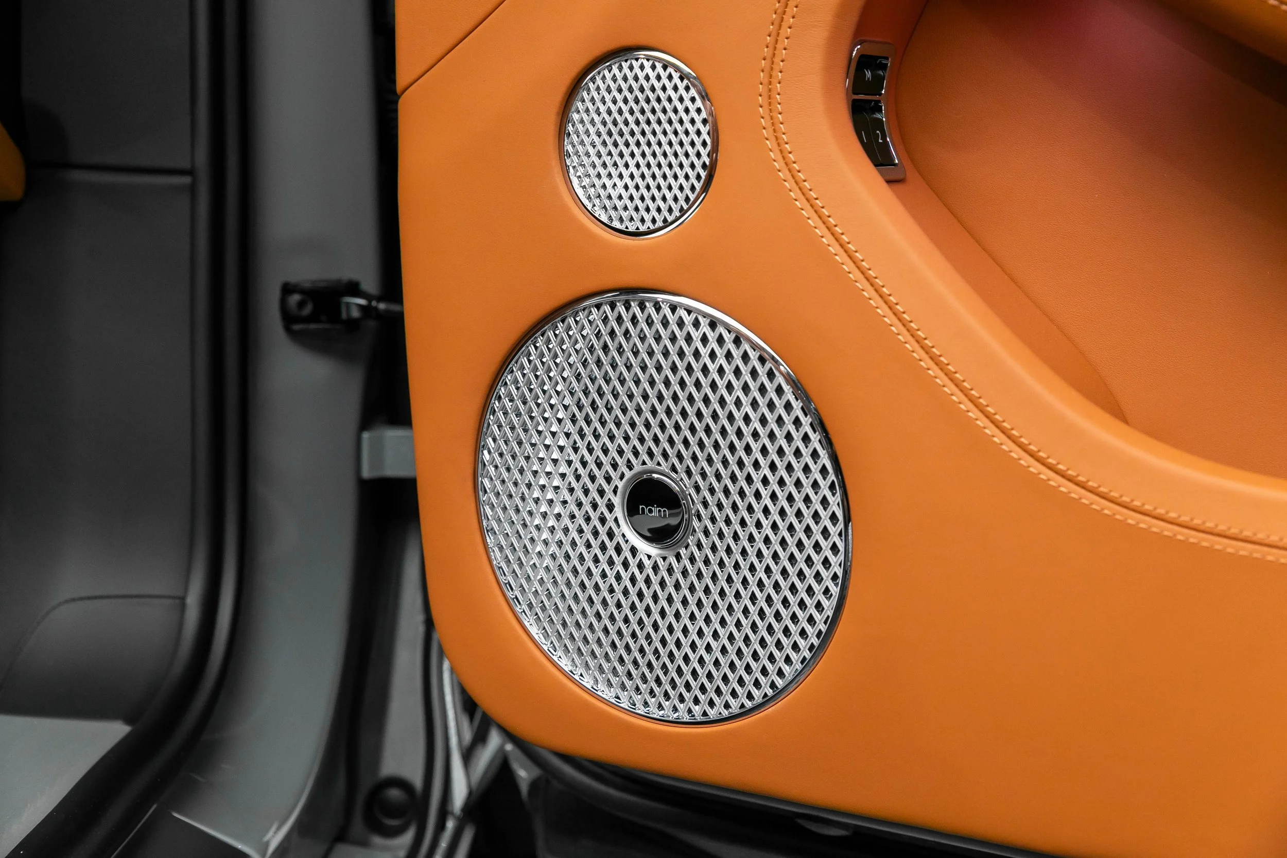 BENTLEY (39).jpg