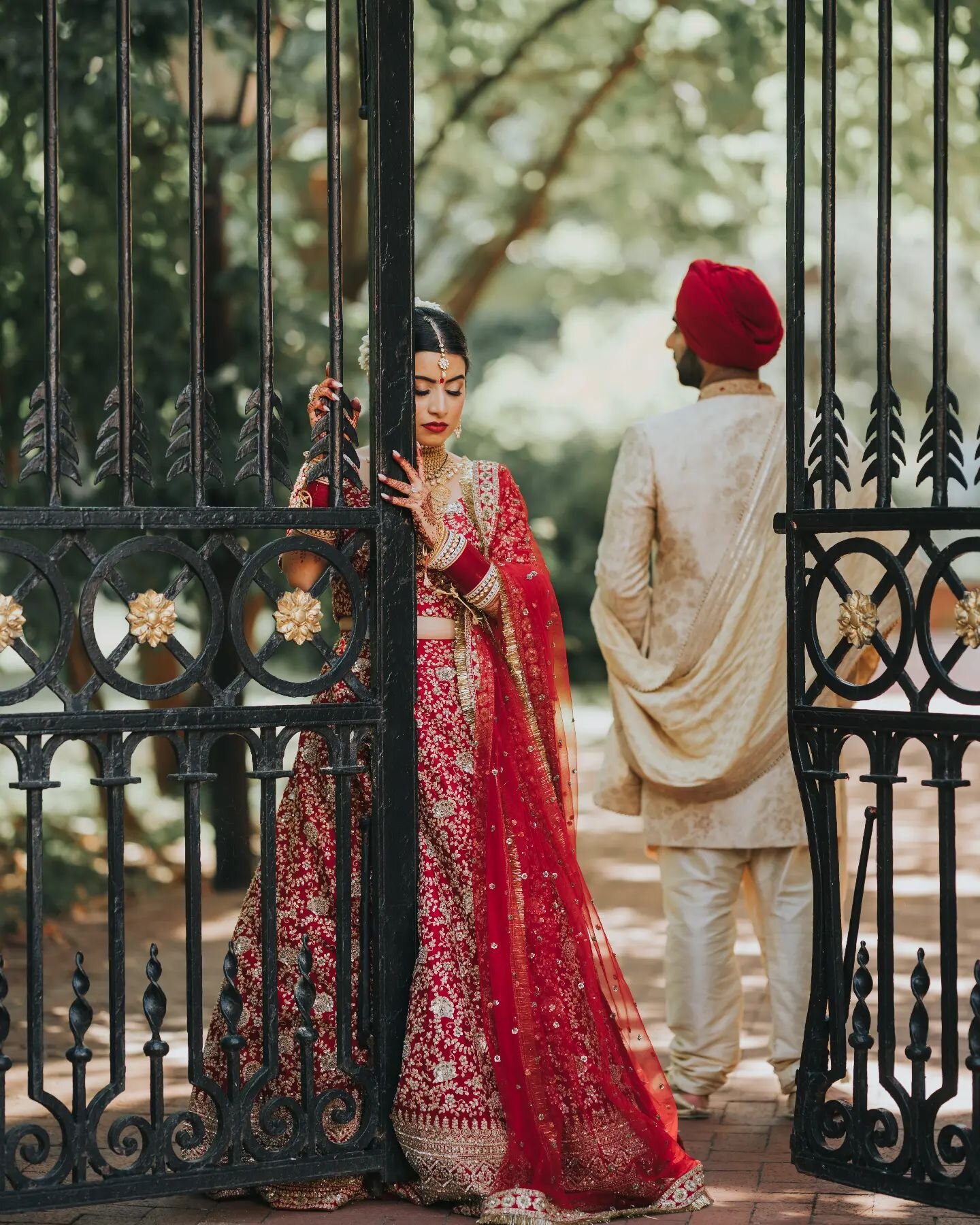 Where's my South Asian crowd!!!! Had a blast shooting this wedding..🤗🤗

.
Limited availability 2023 
Booking 2024
.
.
.
.
.
.
.
.
.

#engaged #wedding #bride #bridetobe #love #weddinginspiration #engagement #weddingplanning #weddingphotography #wed
