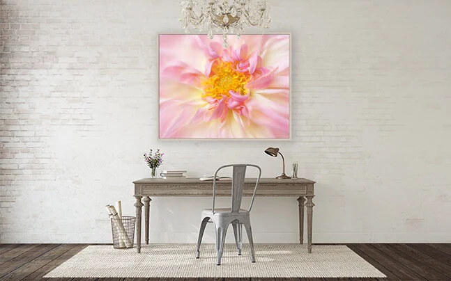 Modern-Farmhousewithsoftpinkdahlia.jpg
