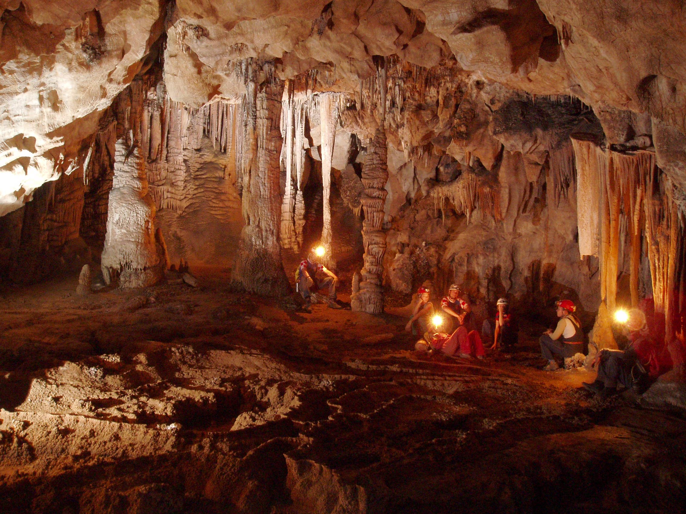 Gran-Caverna-de-Santo-Tomás.jpg