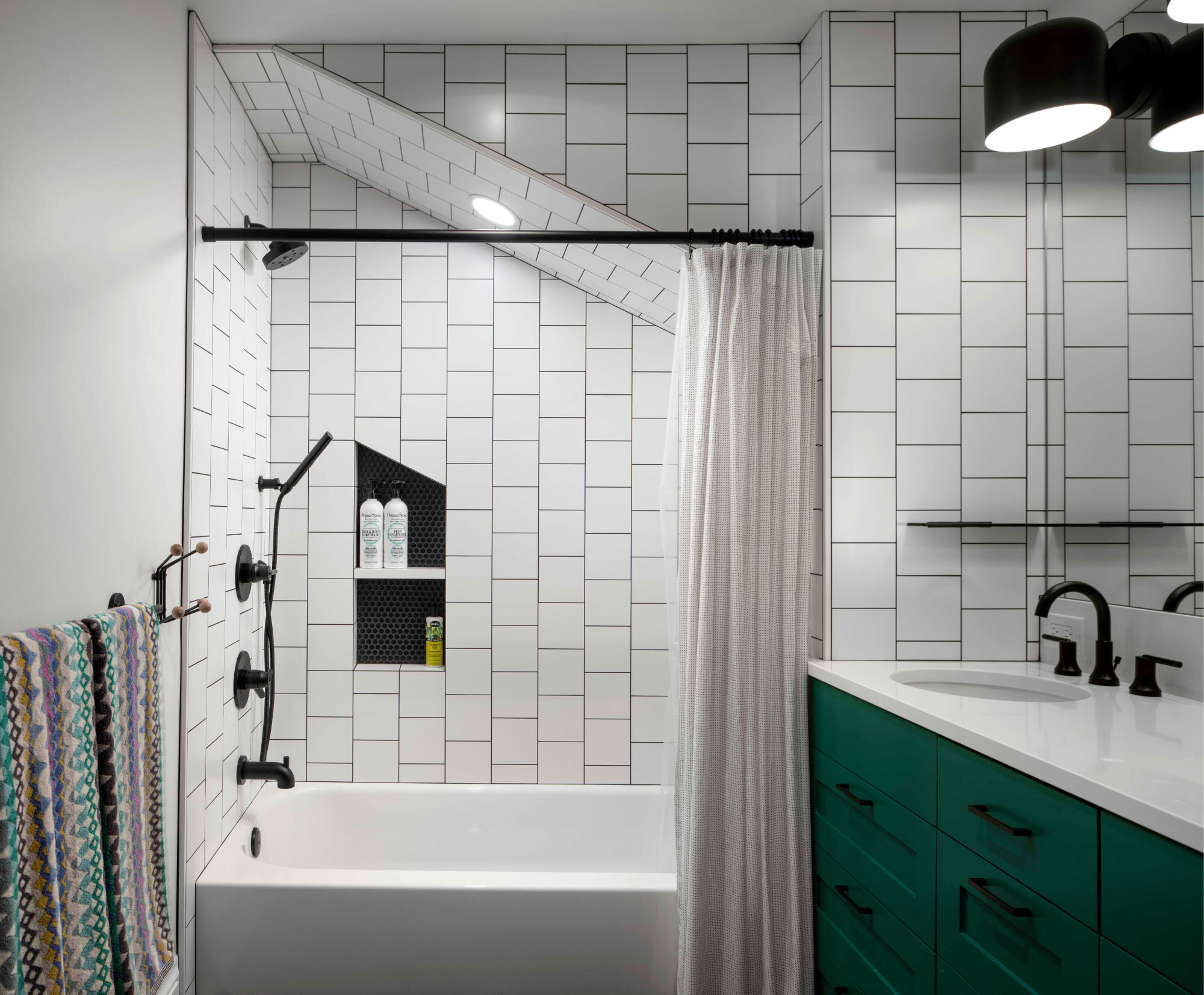 Laurelhurst Bungalow Bathroom Remodel