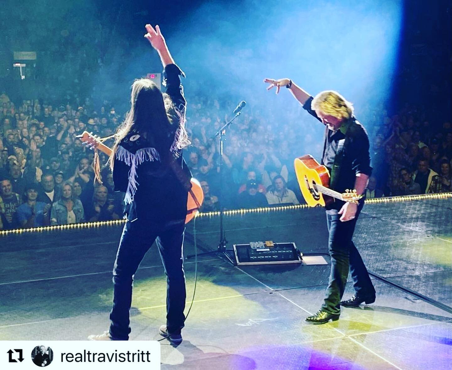 Ding dang!  Loving playing all these towns across America with the great @realtravistritt #travistritt #jammingacrossamerica