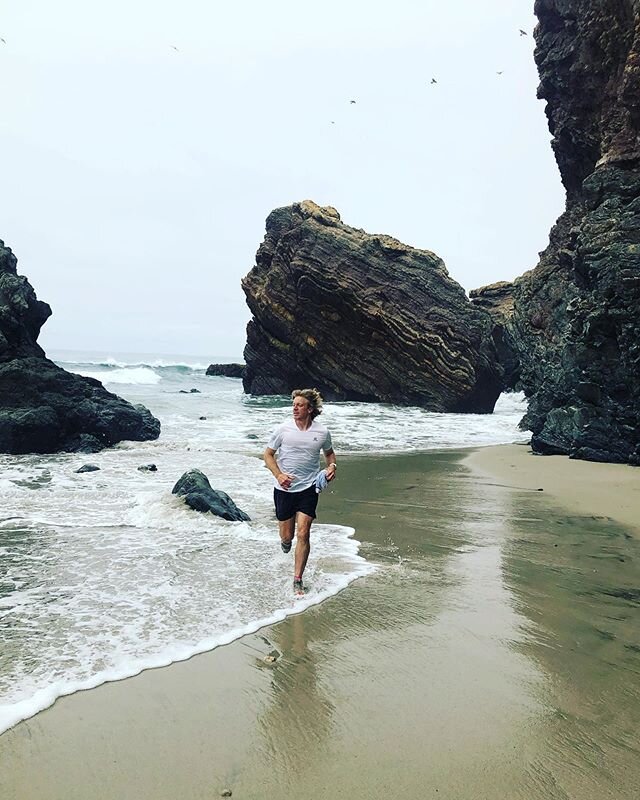 Working on my day off &ldquo;strides&rdquo; .😂
.
.
#ocean #runworkrun #hoff #carmelbytheseacalifornia #fish