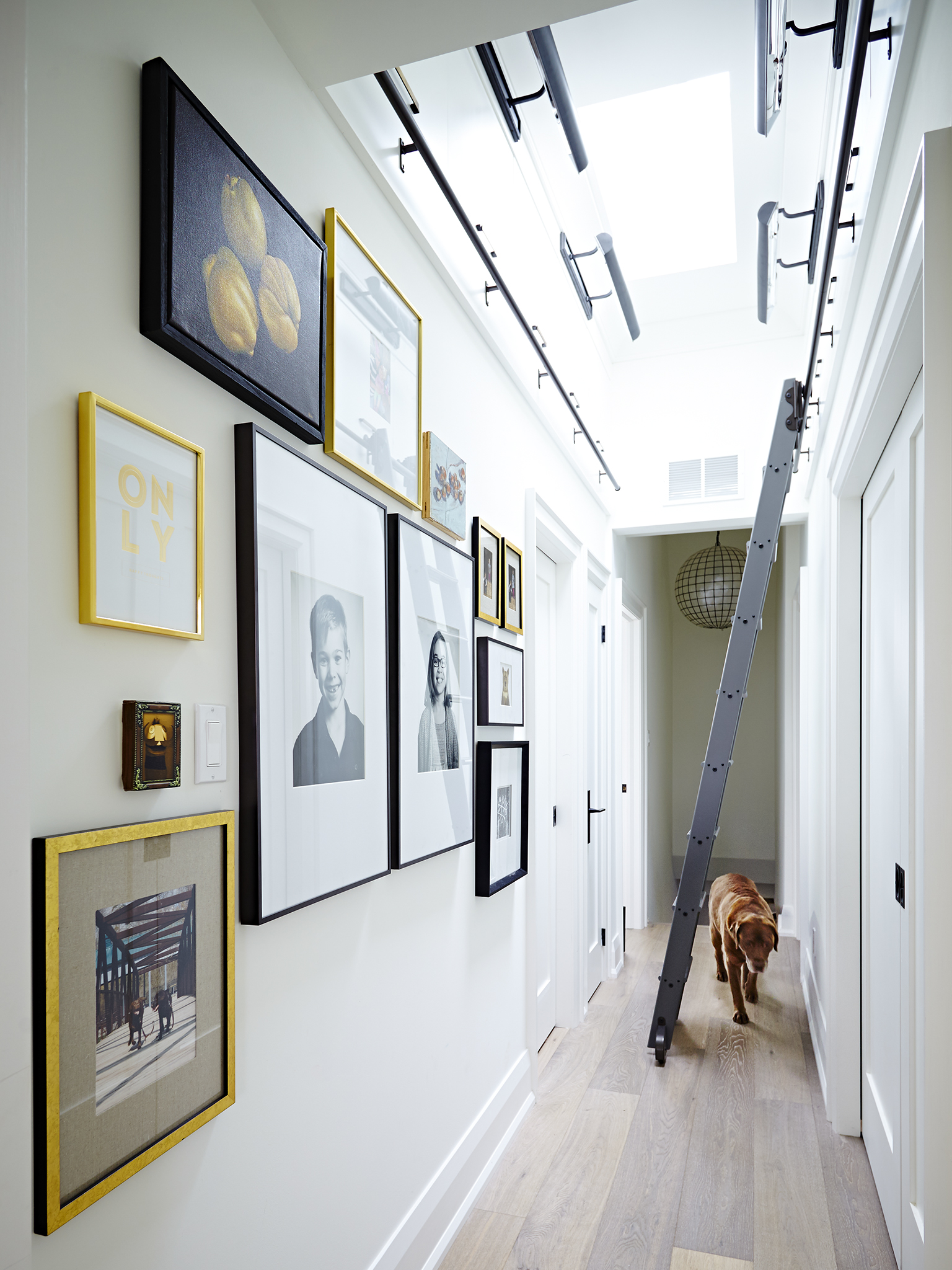 CindyBleeksHouse_April_2016_516hallway.jpg