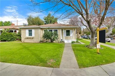 6430 Hayvenhurst Av. - $585,000