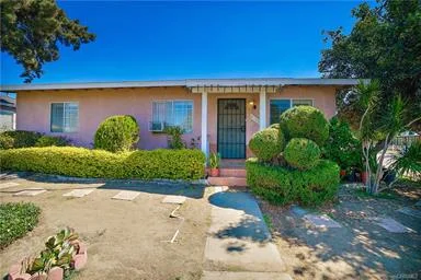 8340 Hazeltine Av. - $490,000