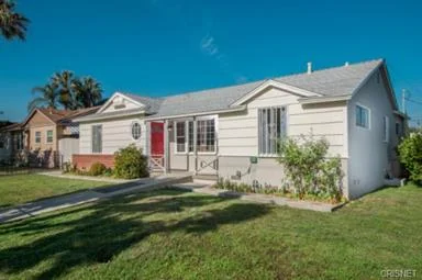 9548 Hayvenhurst Av. - $485,000