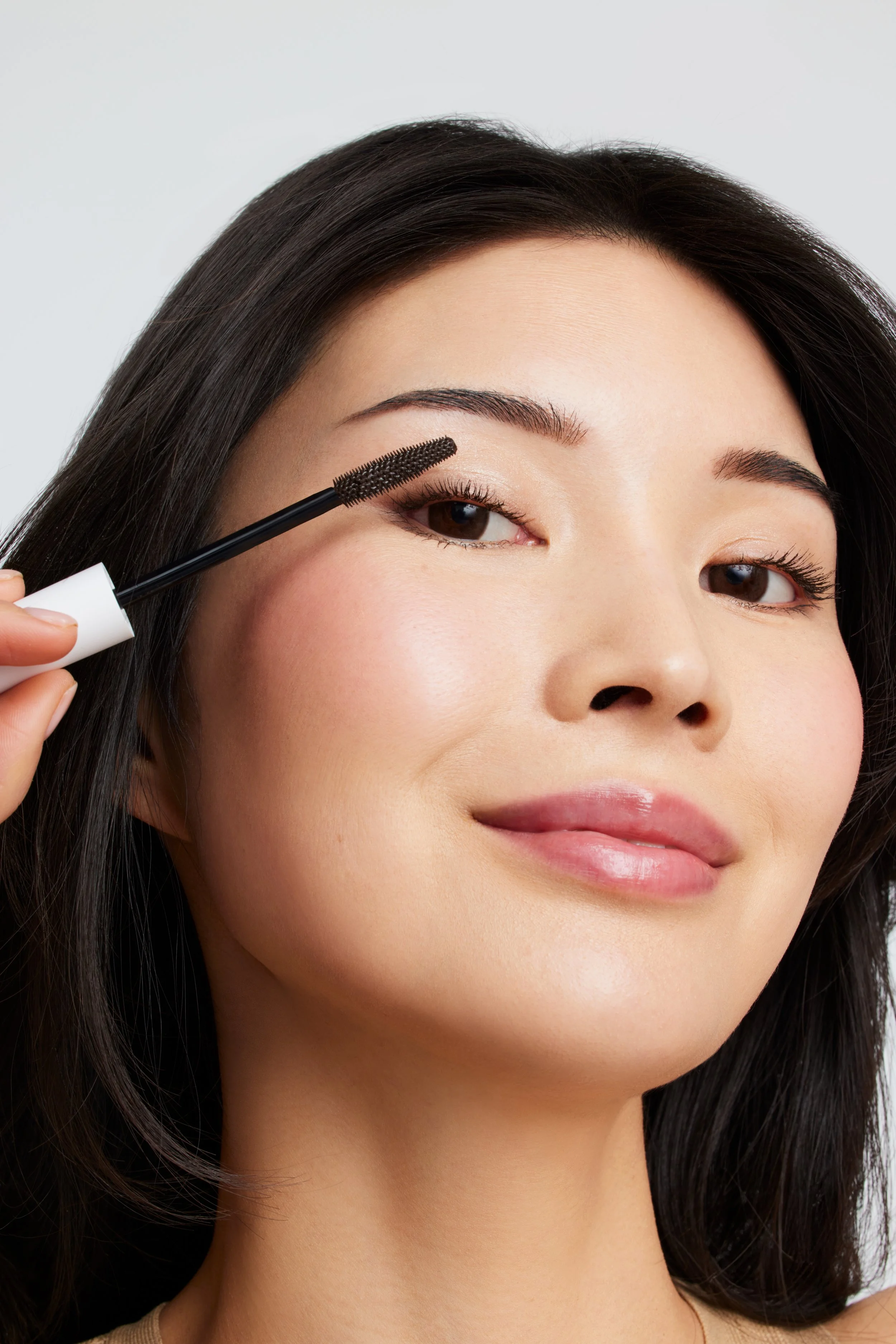 IC_LashFixation-Hero-Hannah-Application_BROWN.jpg