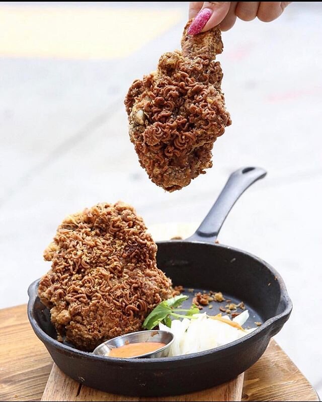 Have you tried our ramen fried chicken yet? Super crunchy and juicy! Served w/ sriracha aoli 📷 @the_hunger_diaries