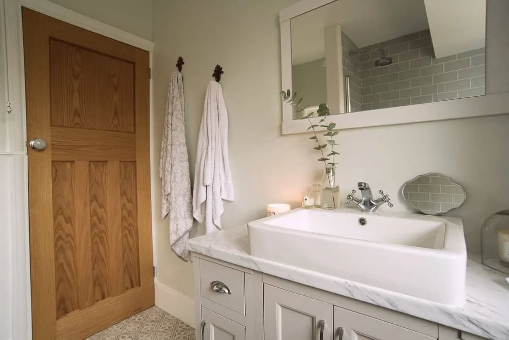 Valspar vs Farrow and Ball Which is Better? Fifi McGee