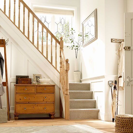 CARPETED STAIRCASE IDEA - IMAGE: IDEAL HOME