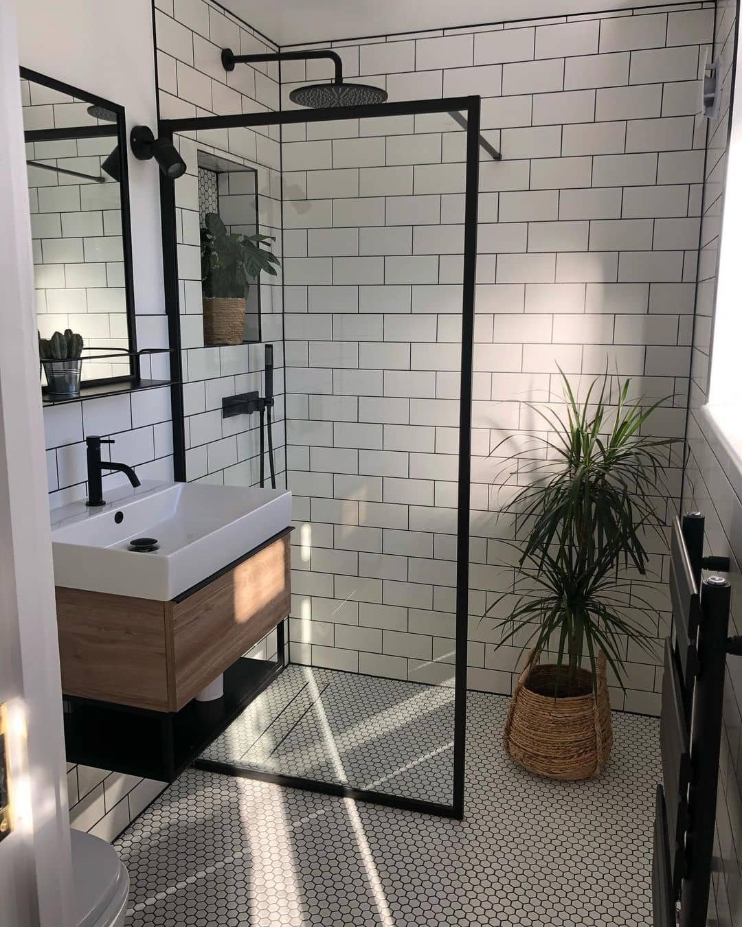 Small ensuite ideas 20 tiny but mighty ideas Fifi McGee