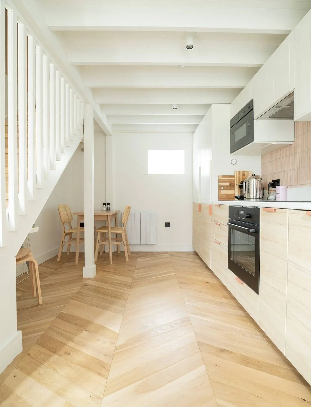 Stunning Renovating Apartments With Large Budget image