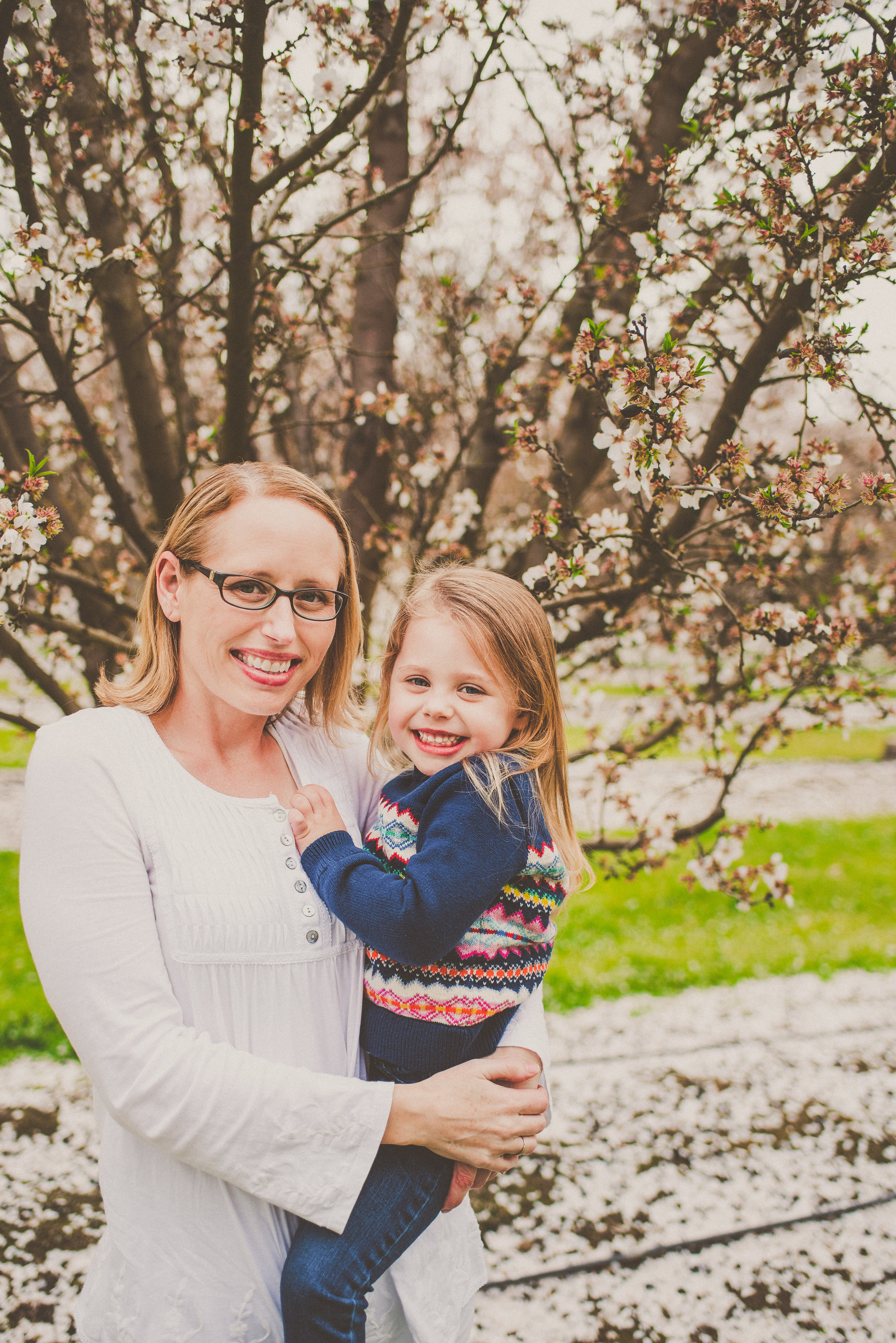 Almond Blossom Family Portraits-30.jpg