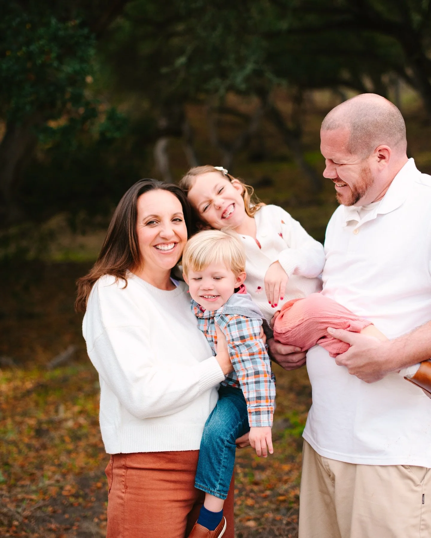 🤎🧑&zwj;🧑&zwj;🧒&zwj;🧒🌸🌳🌾✨