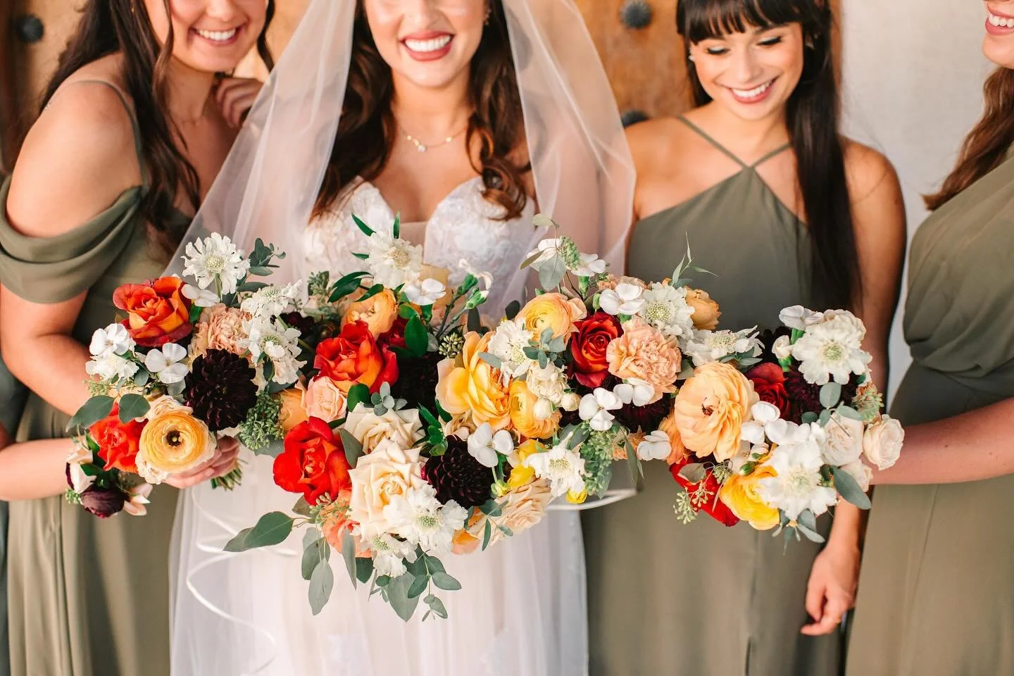 Marisa &amp; Kyle 👰🏻&zwj;♀️🌿🍷🌞🪵💗💍✨

(associate shot for @somewherestudiosphotography